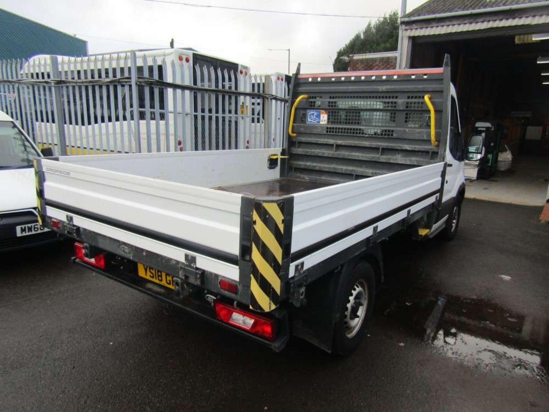 2018 18 reg Ford Transit 2.0 350 mwb Dropside - Image 4 of 6