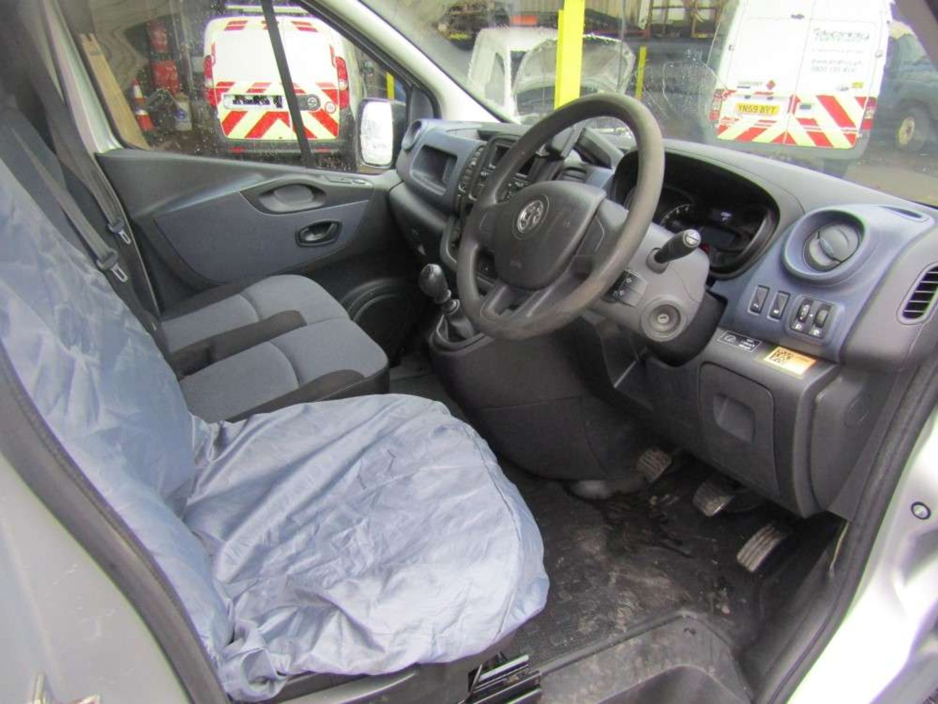 2015 15 reg Vauxhall Vivaro 2900 CDTI Ecoflex - Image 6 of 7