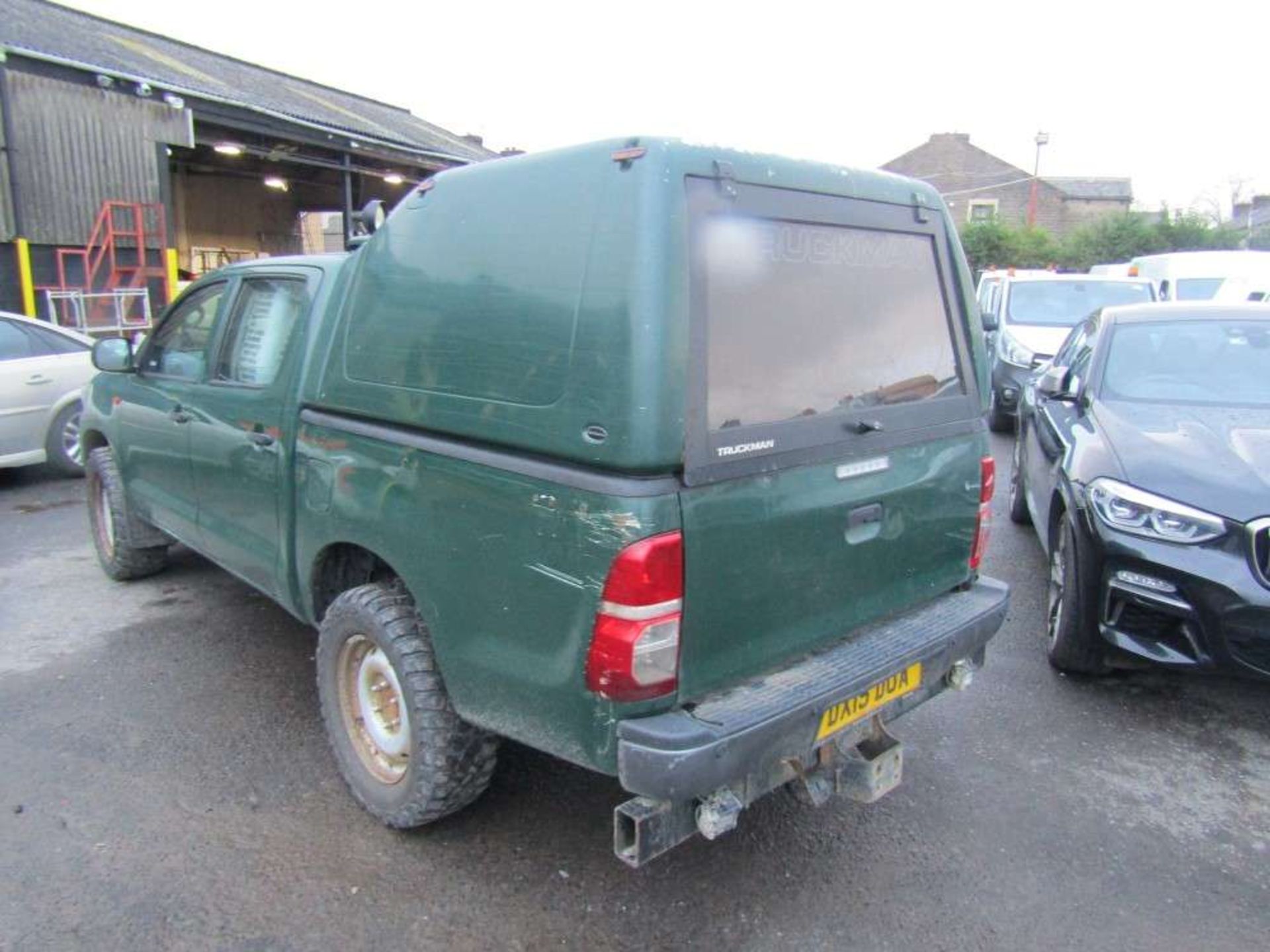 2015 15 reg Toyota Hilux 2.5 D4D - Image 3 of 8