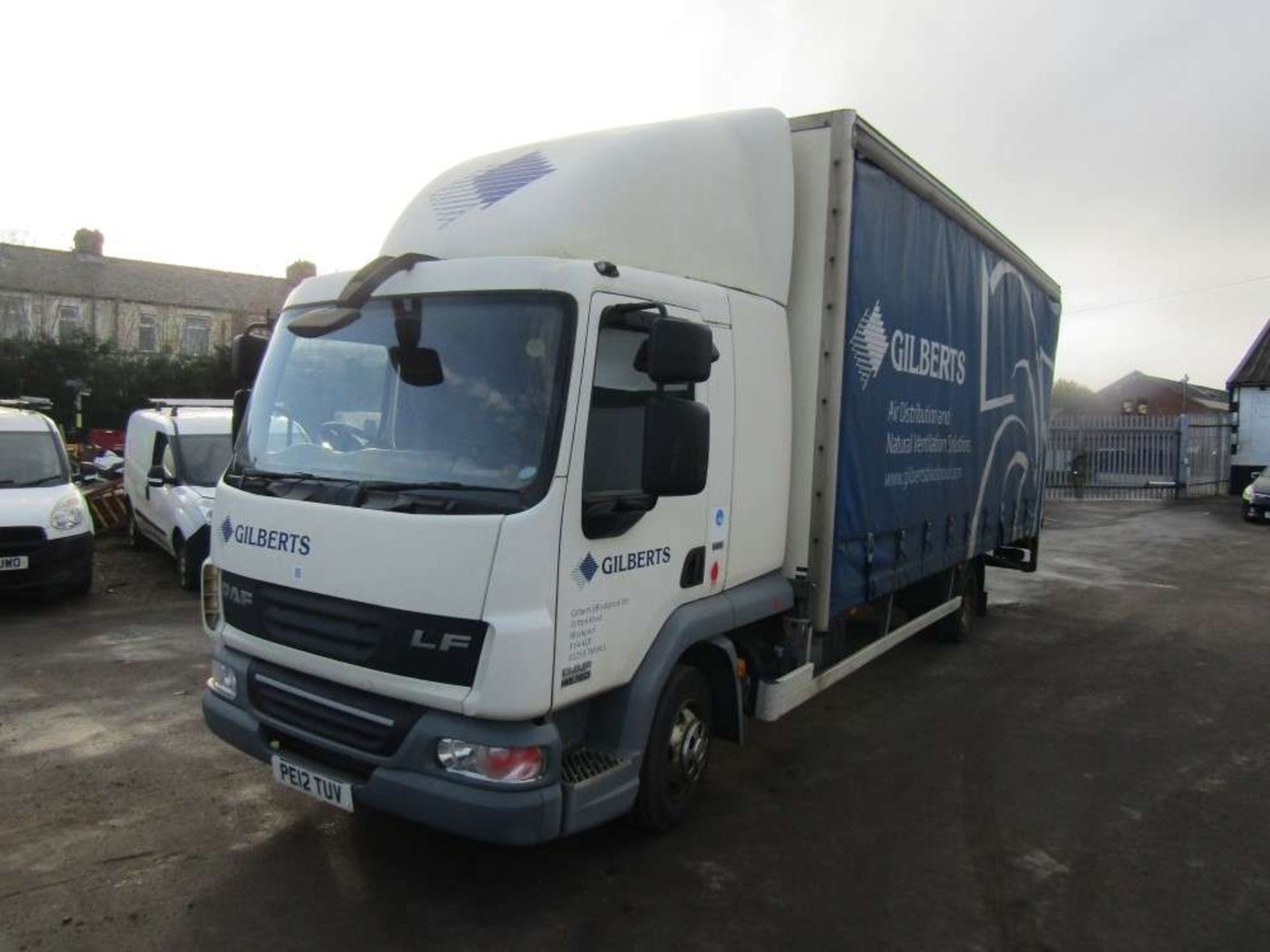 2012 12 reg Leyland Daf FA LF45.160 Sleeper Cab c/w Tail Lift - Image 2 of 7