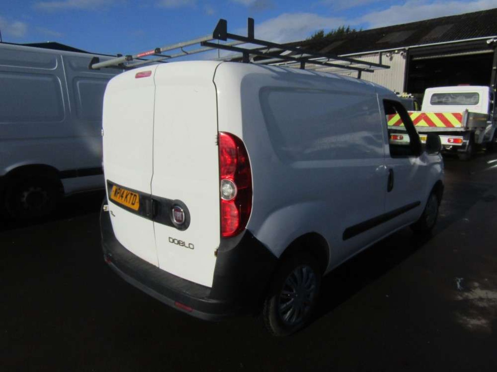 2014 14 reg Fiat Doblo 16v Mulitjet (Runs &amp; Drives but has engine issues) - Image 4 of 7