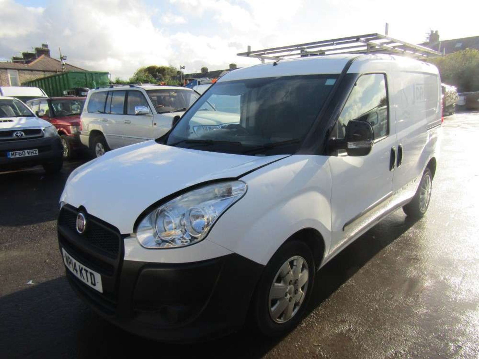 2014 14 reg Fiat Doblo 16v Mulitjet (Runs &amp; Drives but has engine issues) - Image 2 of 7