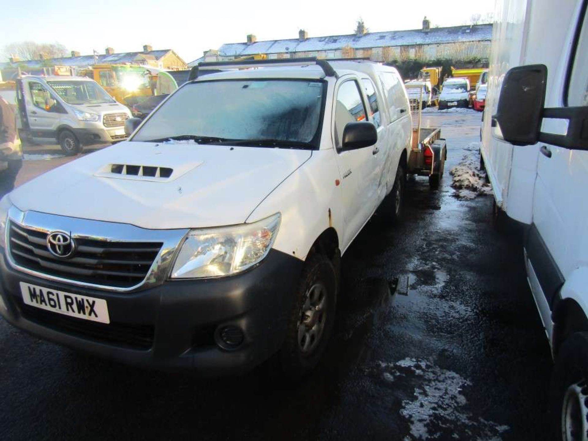 2011 61 reg Toyota Hilux HL2 D-4D 4 x 4 ECB (Direct United Utilities Water) - Image 2 of 6