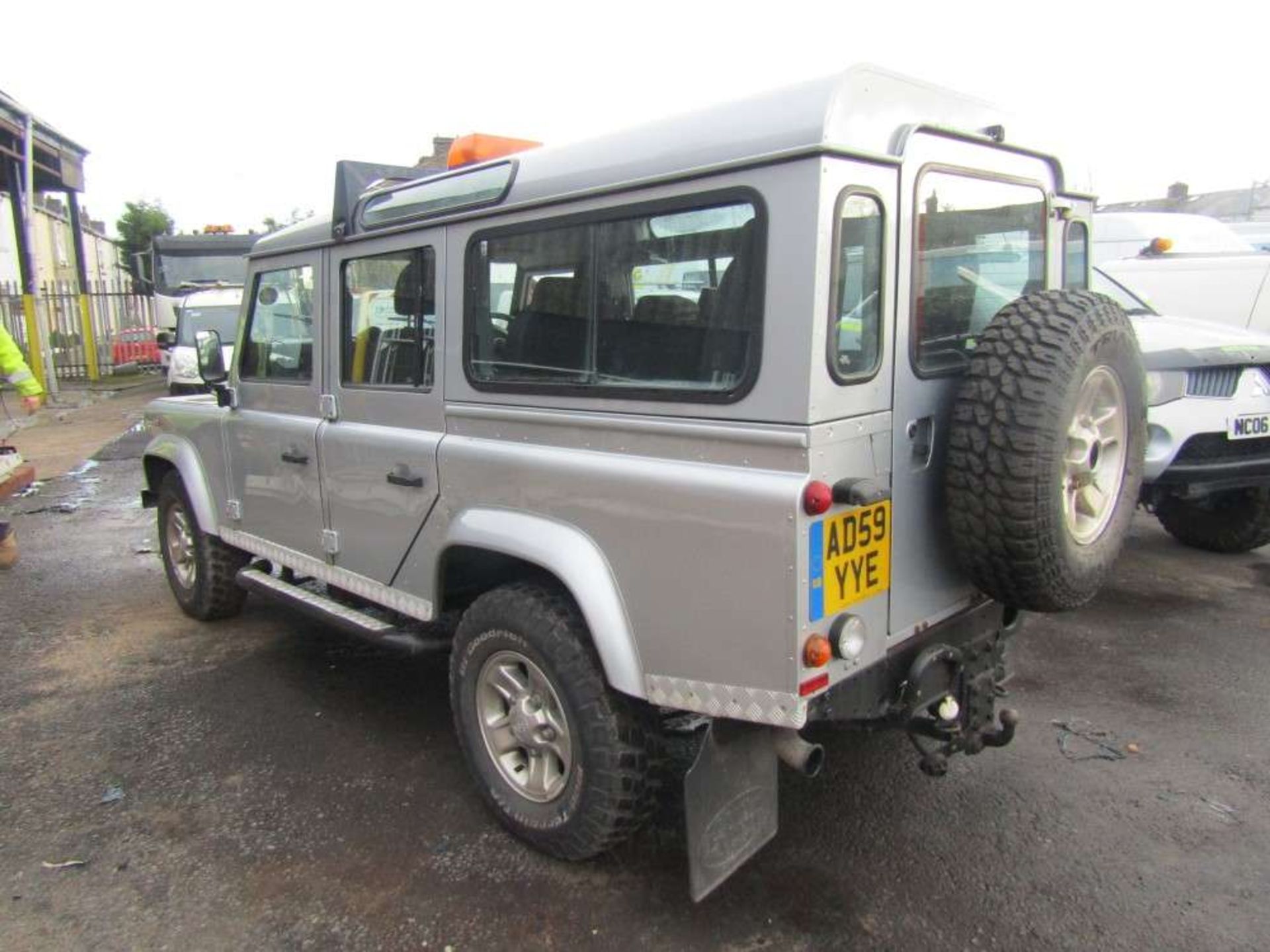 2010 59 reg Land Rover Defender 110 XS 7 Seater Station Wagon - Image 3 of 7