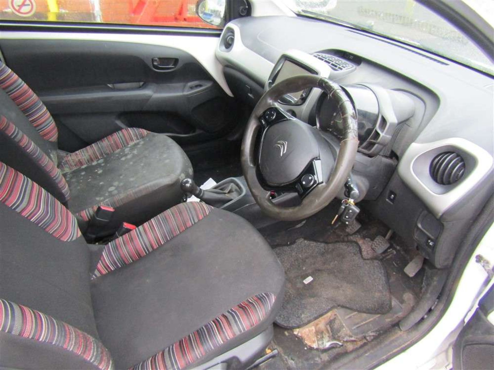 2015 15 reg Citroen C1 Feel (Engine Runs But Won't Drive) (Direct Council) - Image 5 of 6