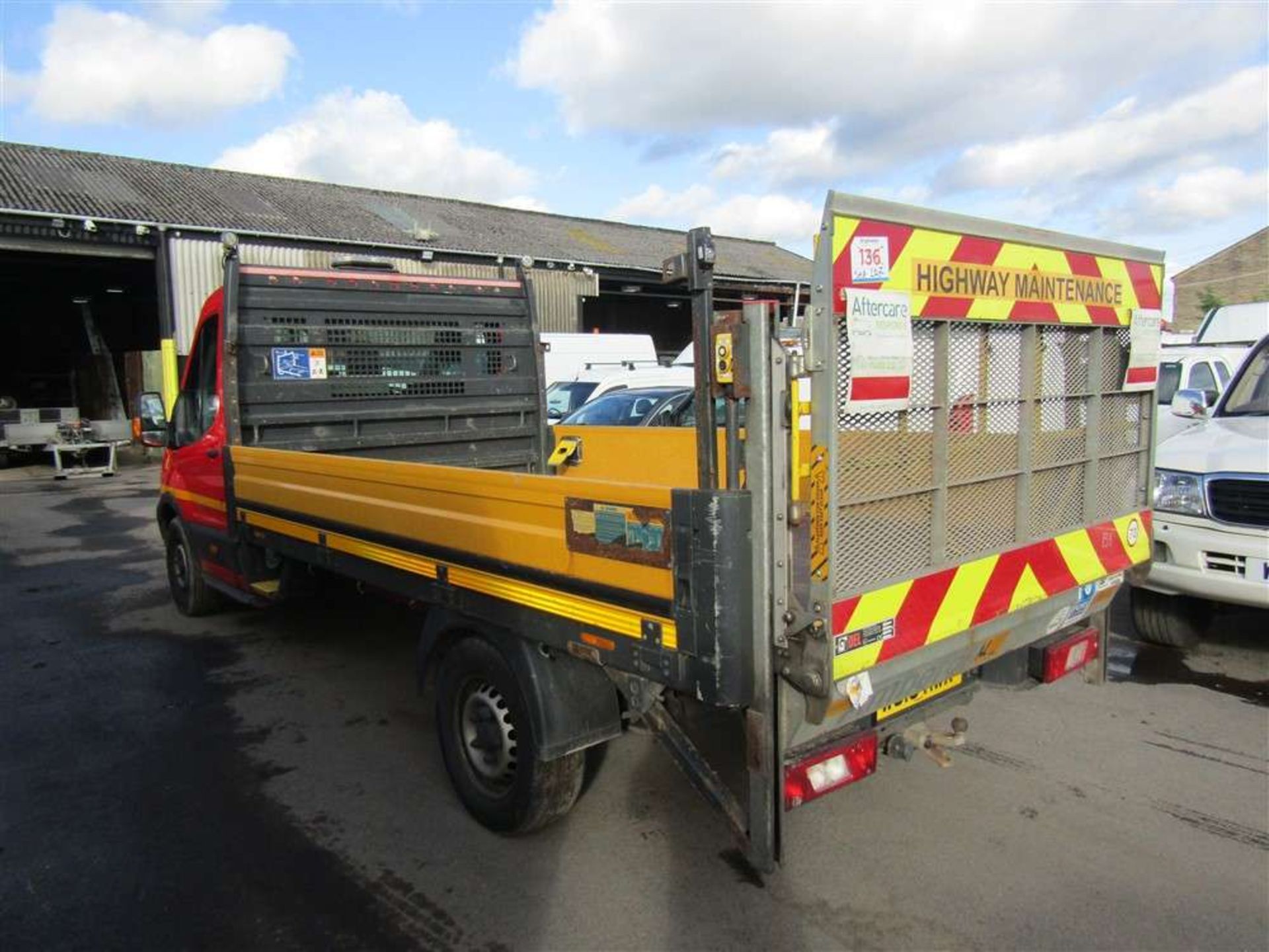 2018 18 reg Ford Transit T350 LWB 14ft Dropside Pickup c/w Tail Lift - Image 3 of 6