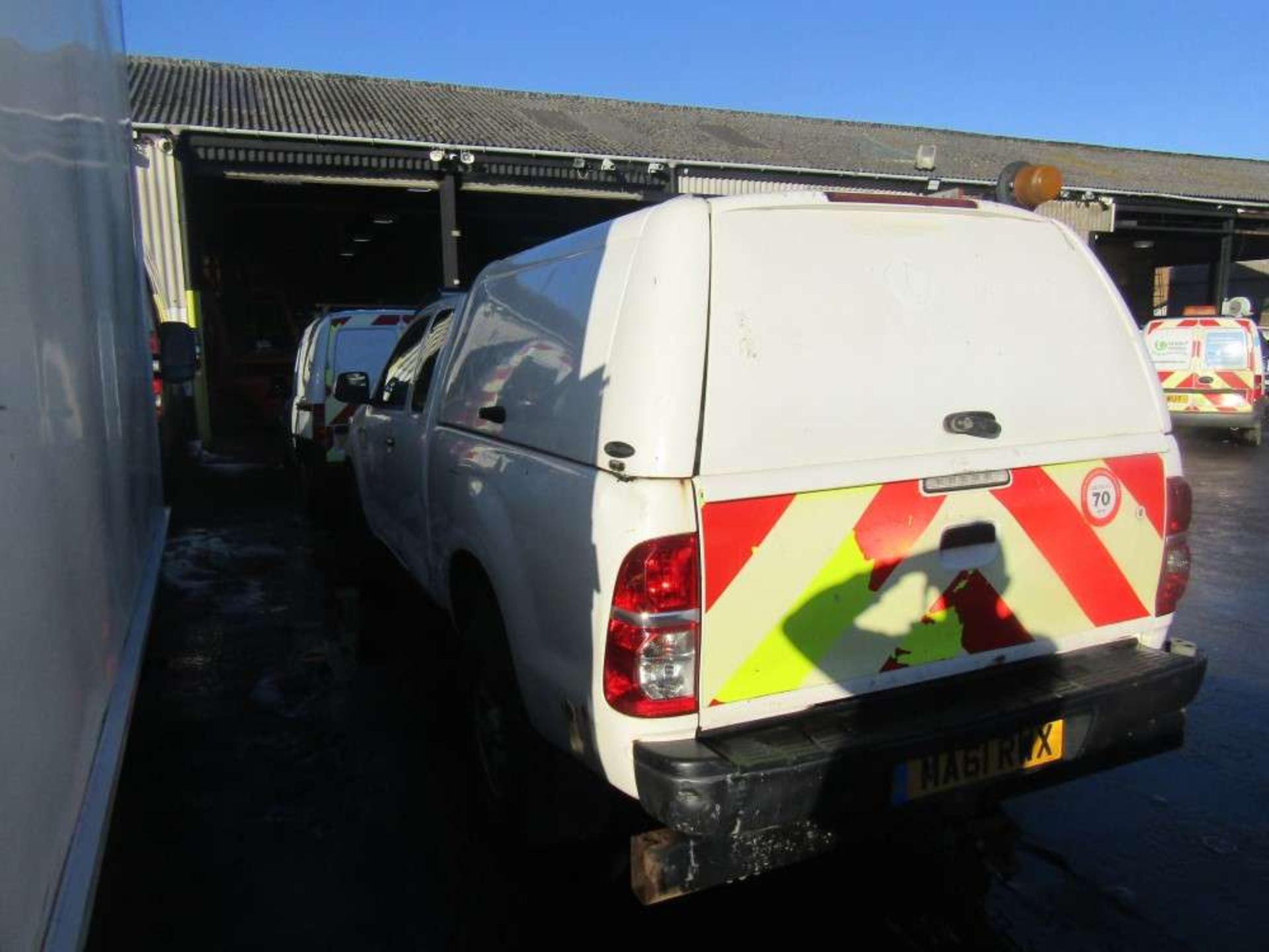 2011 61 reg Toyota Hilux HL2 D-4D 4 x 4 ECB (Direct United Utilities Water) - Image 3 of 6