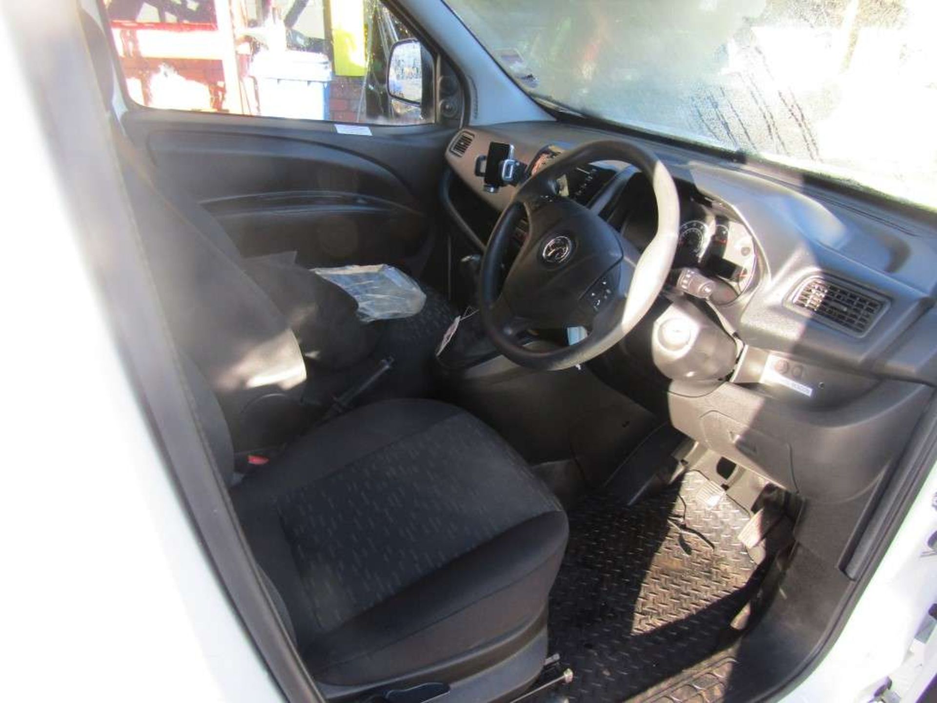 2013 63 reg Vauxhall Combo 2300 L1H1 CDTI (Direct United Utilities Water) - Image 6 of 7