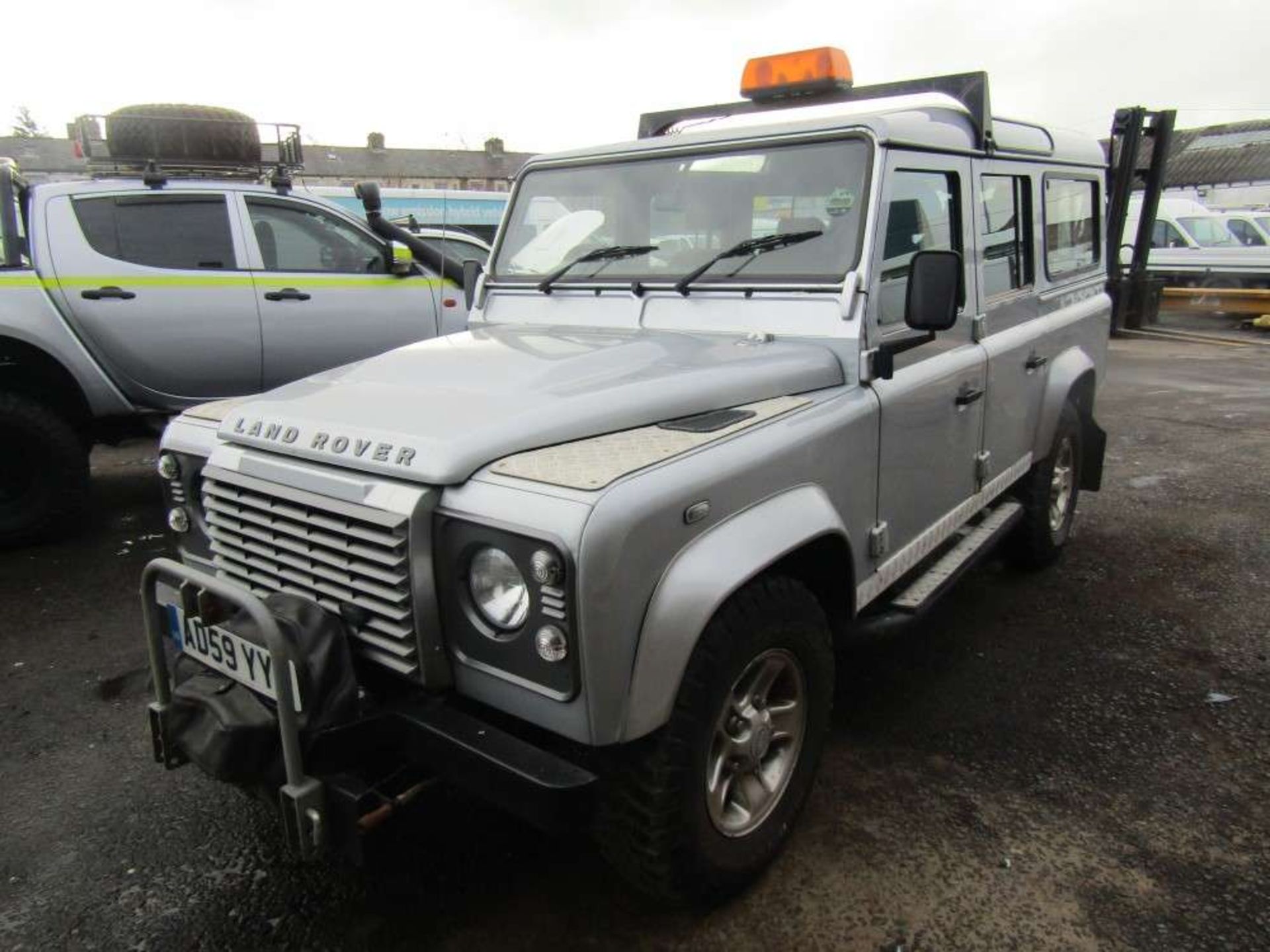 2010 59 reg Land Rover Defender 110 XS 7 Seater Station Wagon - Image 2 of 7