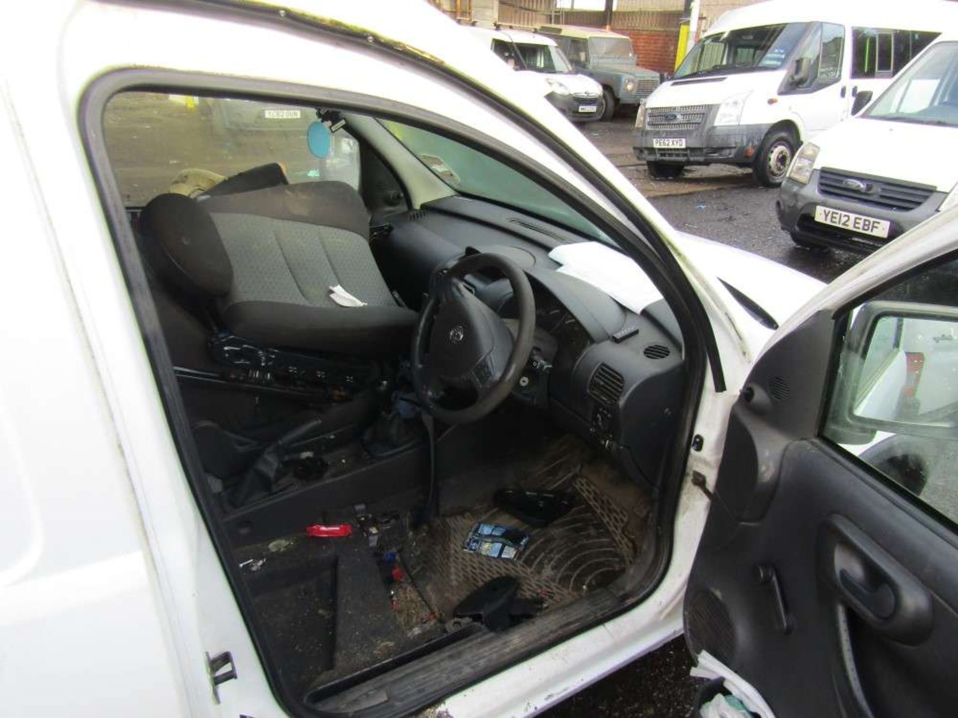 2011 11 reg Vauxhall Combo 2300 CDTI 16v (Non Runner) (Direct United Utilities Water) - Image 6 of 6