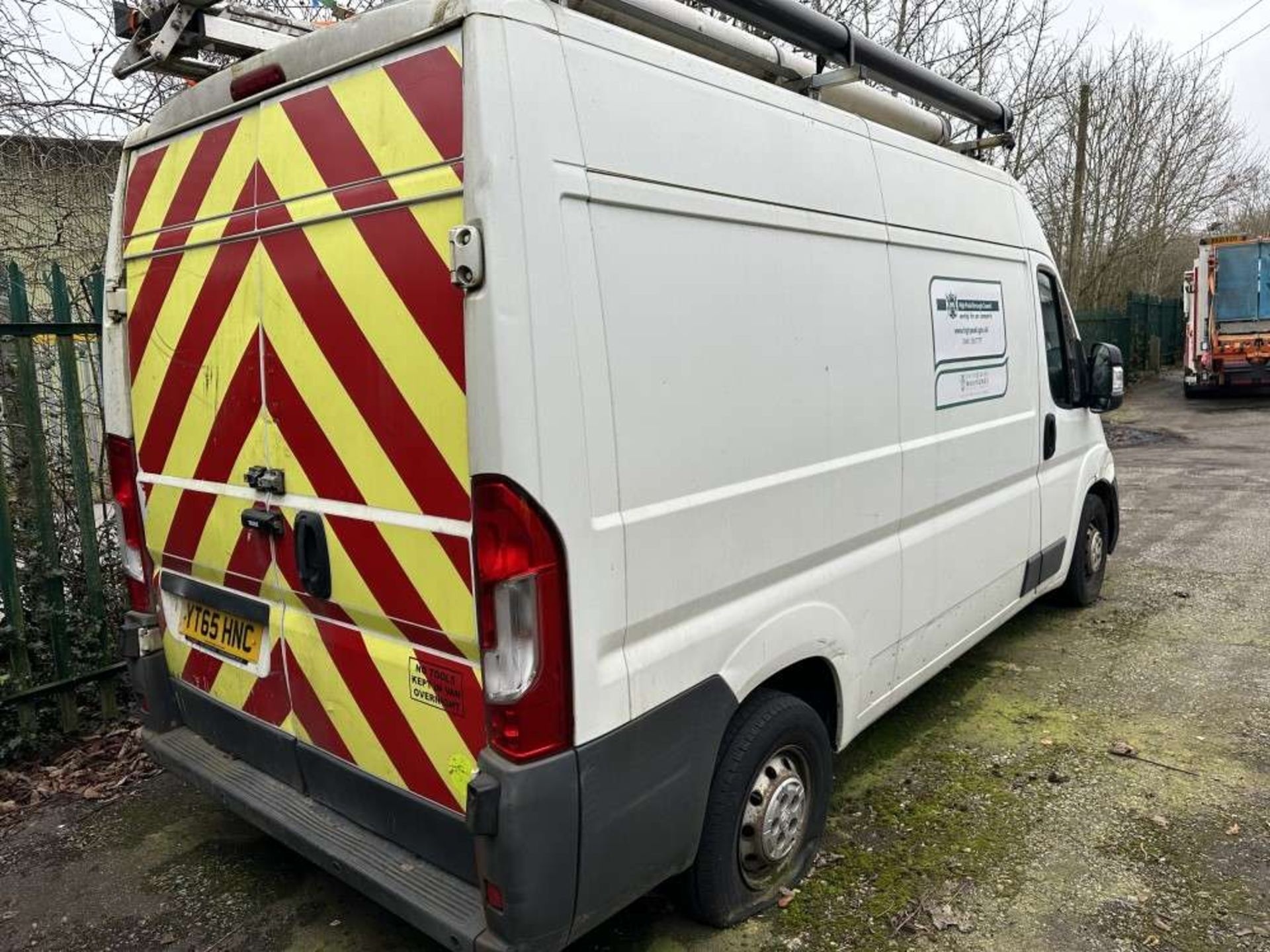 2015 65 reg Peugeot Boxer 335 L2H2 HDI (Brakes maybe stuck on) (Sold on Site - Location Leek) (Direc - Image 3 of 5