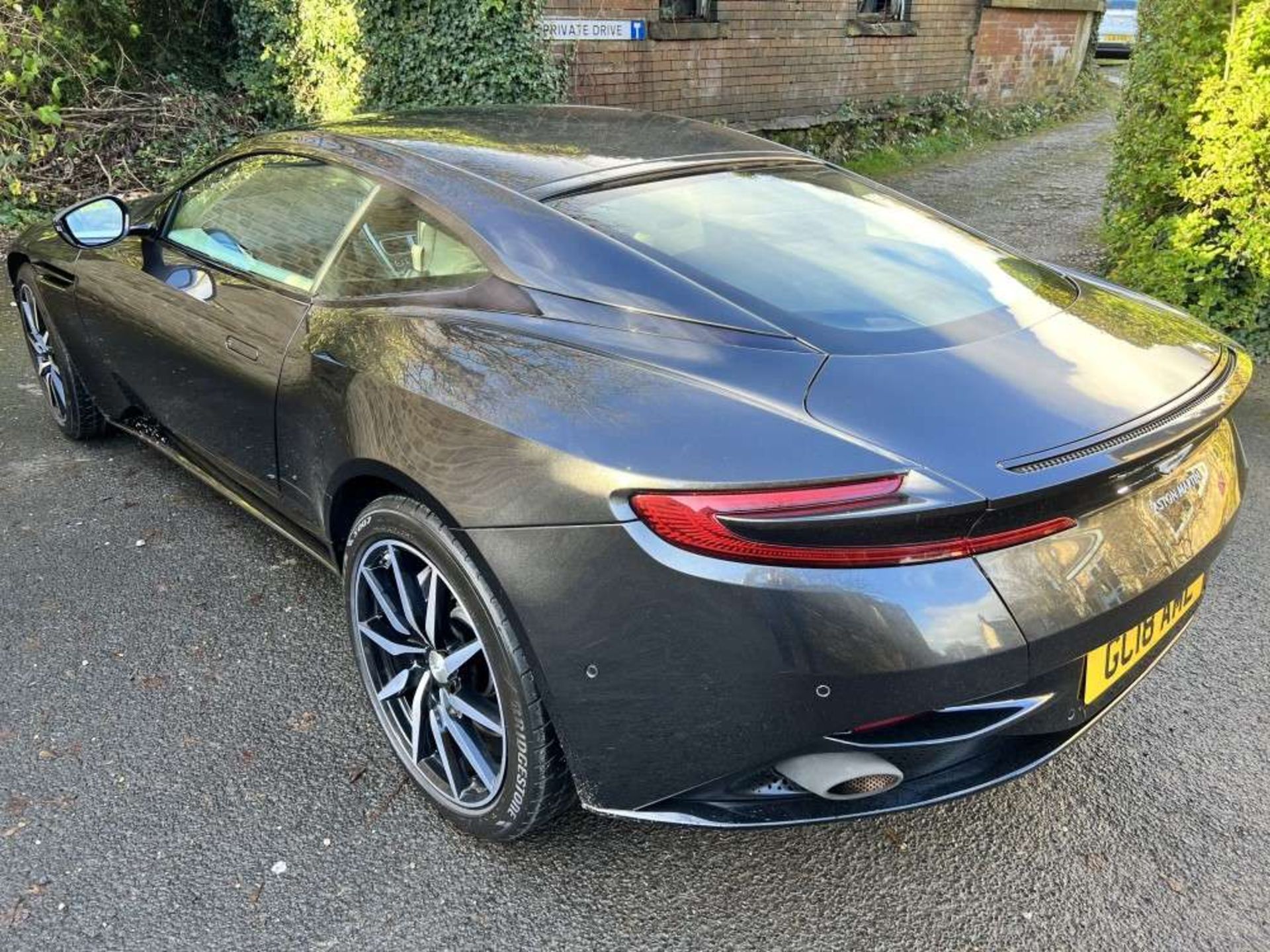 2018 18 reg Aston Martin DB11 V8 (On VCAR Cat N) - Image 5 of 11