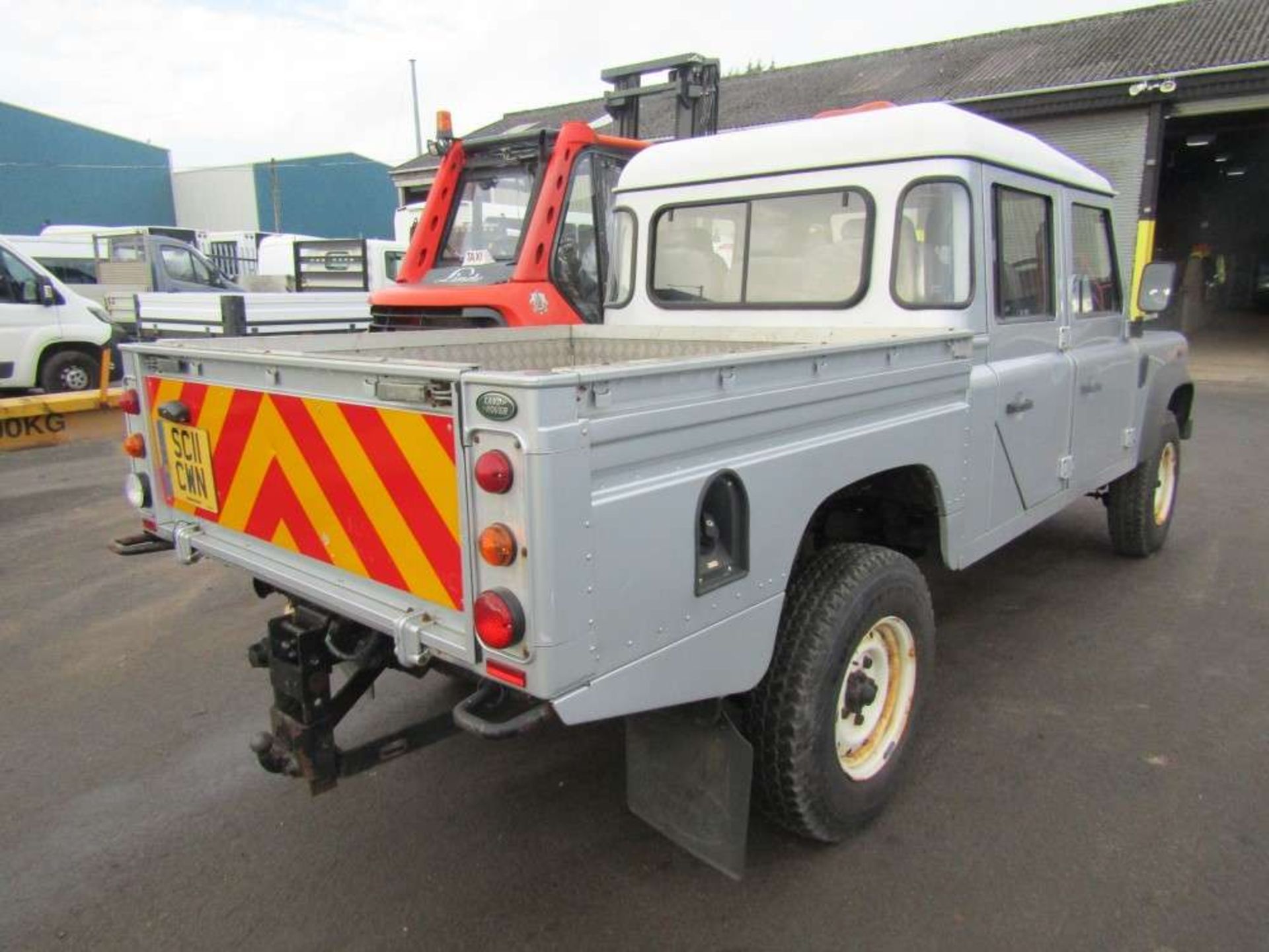 2011 11 reg Land Rover Defender 130 HCPU TD D/C - Image 4 of 6