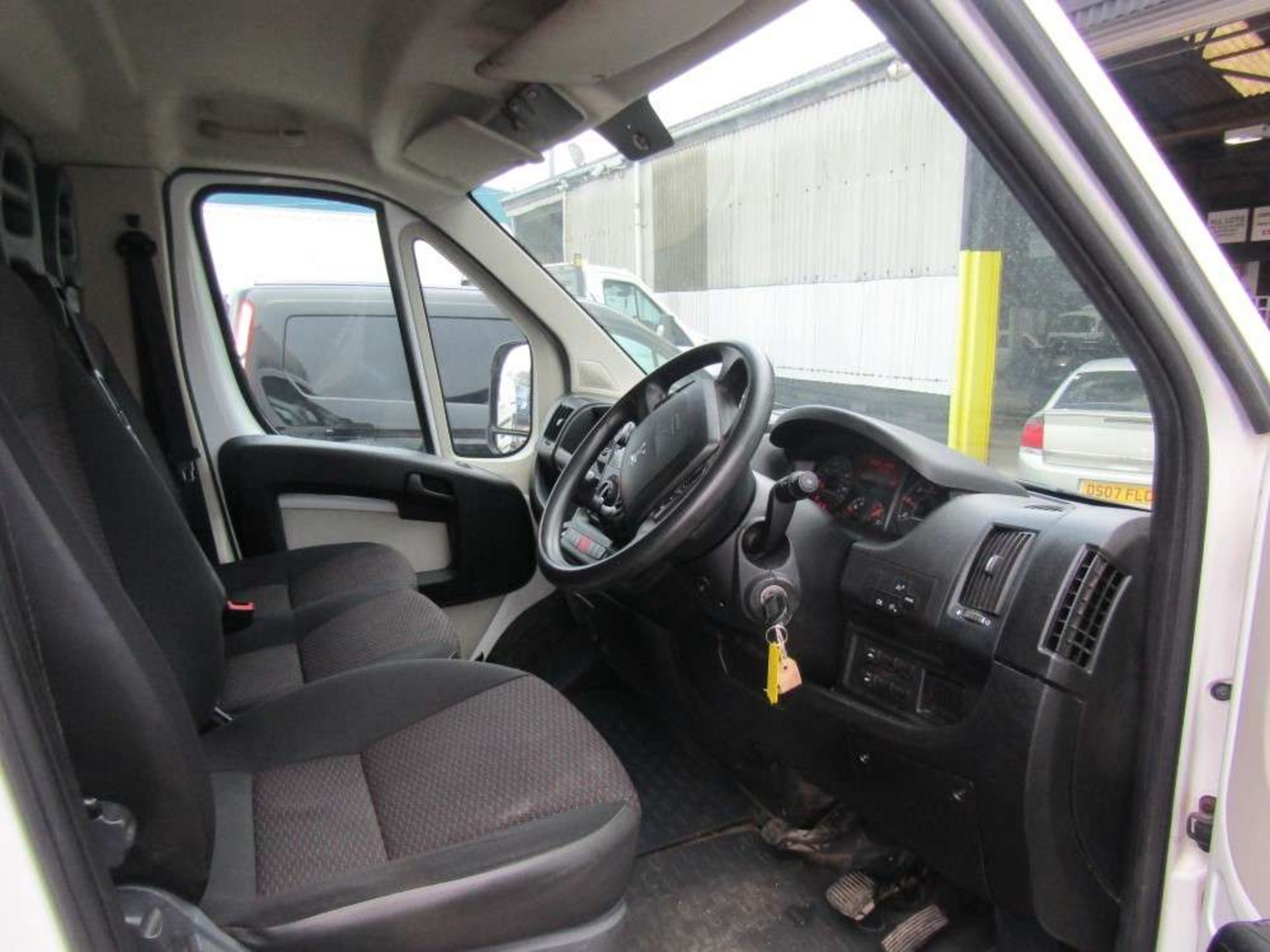 2017 67 reg Peugeot Boxer 335 L3 Blue Hdi Luton Van - Image 6 of 7