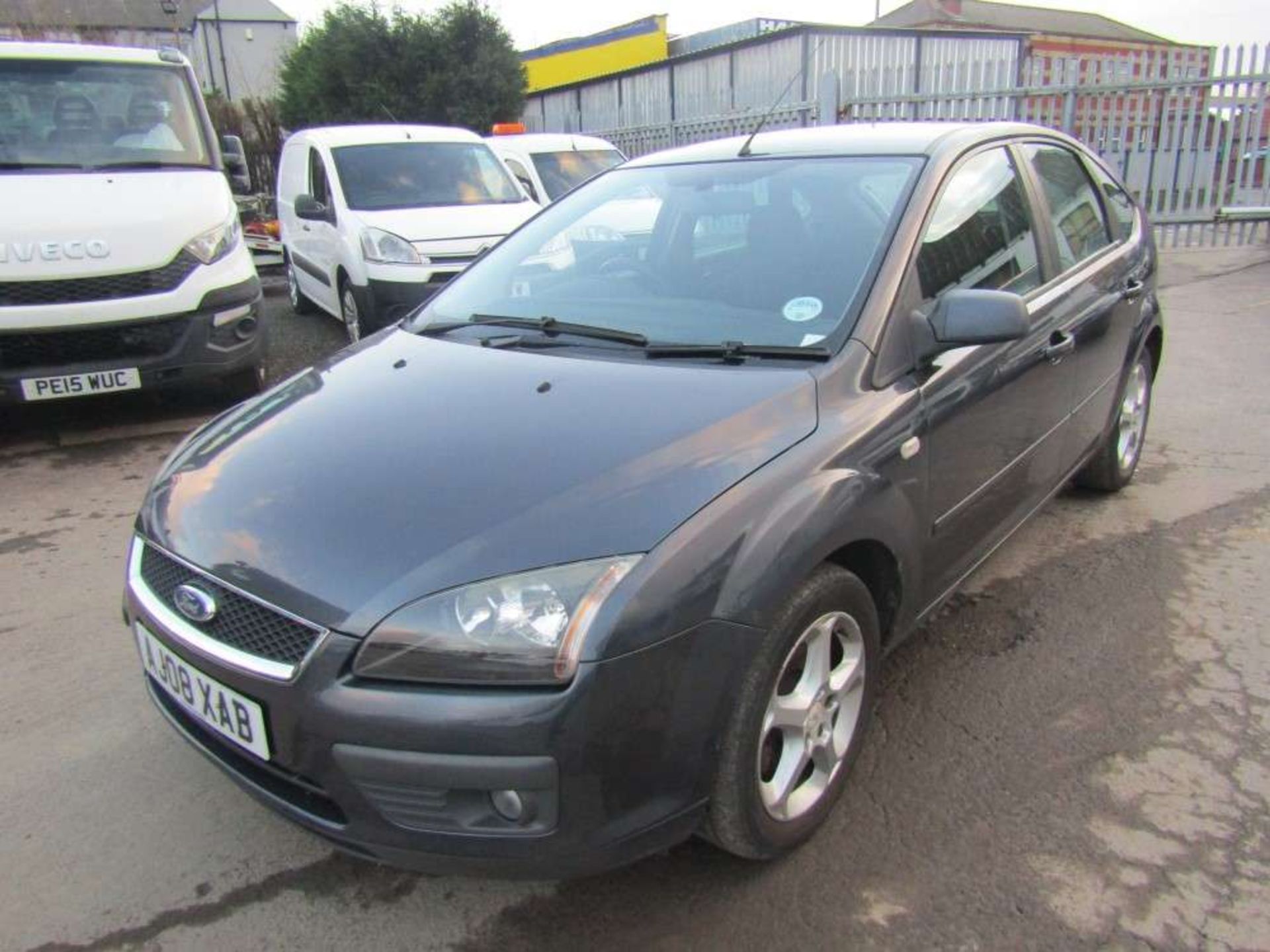 2008 08 reg Ford Focus Zetec Climate - Image 2 of 6