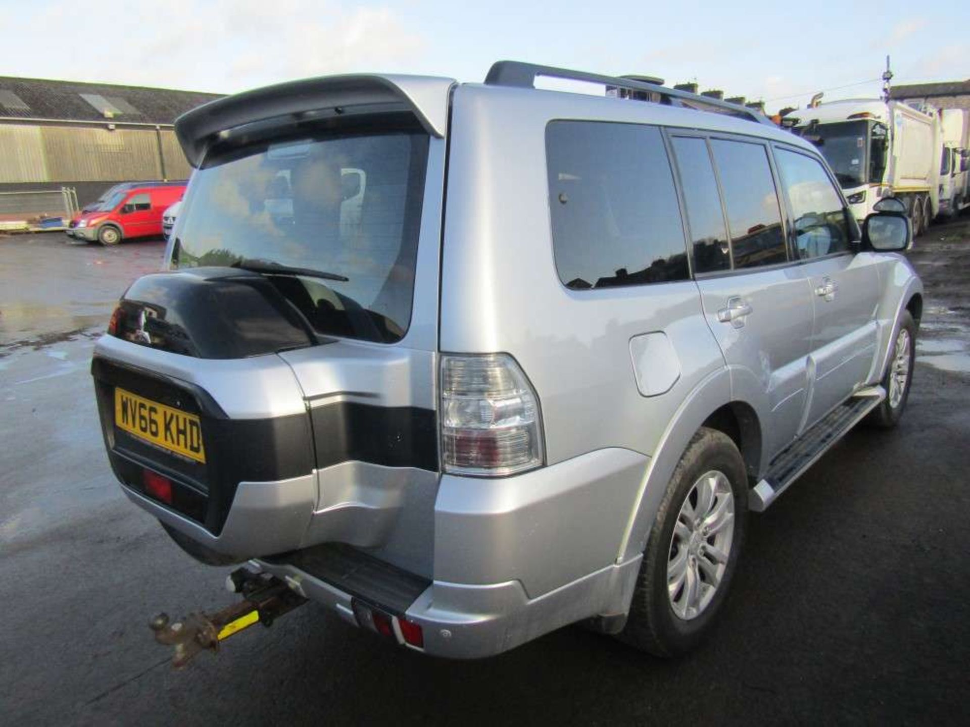 2017 66 reg Mitsubishi Shogun SG3 DI-D LWB Auto (Non Runner) - Image 4 of 6