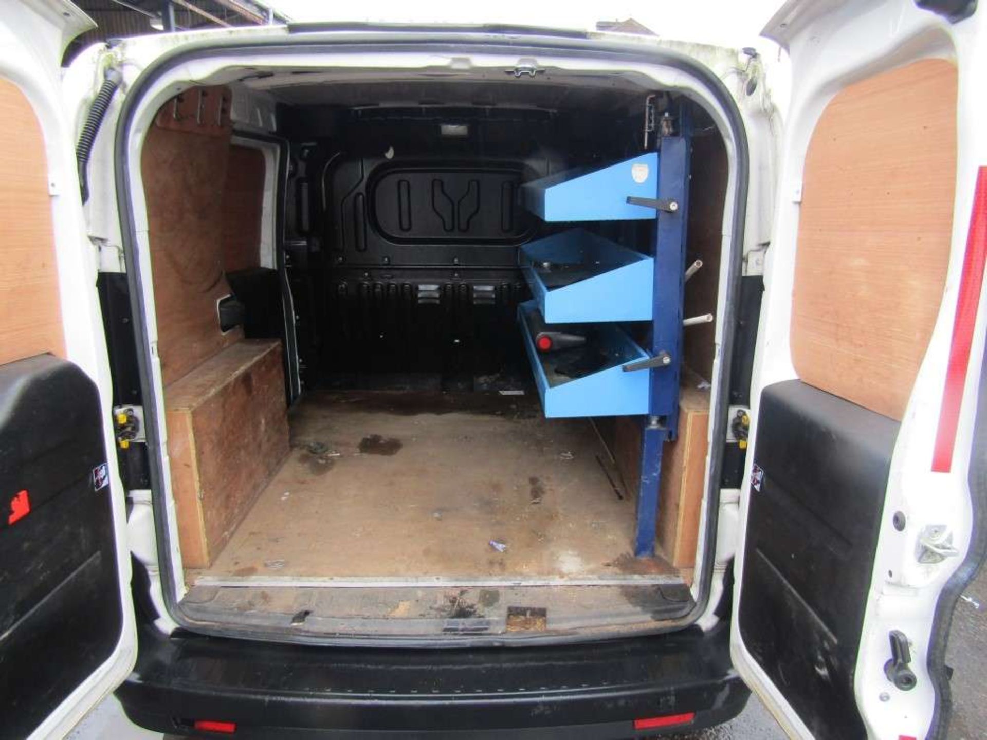 2014 14 reg Vauxhall Combo 2300 L1H1 CDTI (Runs & Drives but engine issues) (Direct UU Water) - Bild 5 aus 7