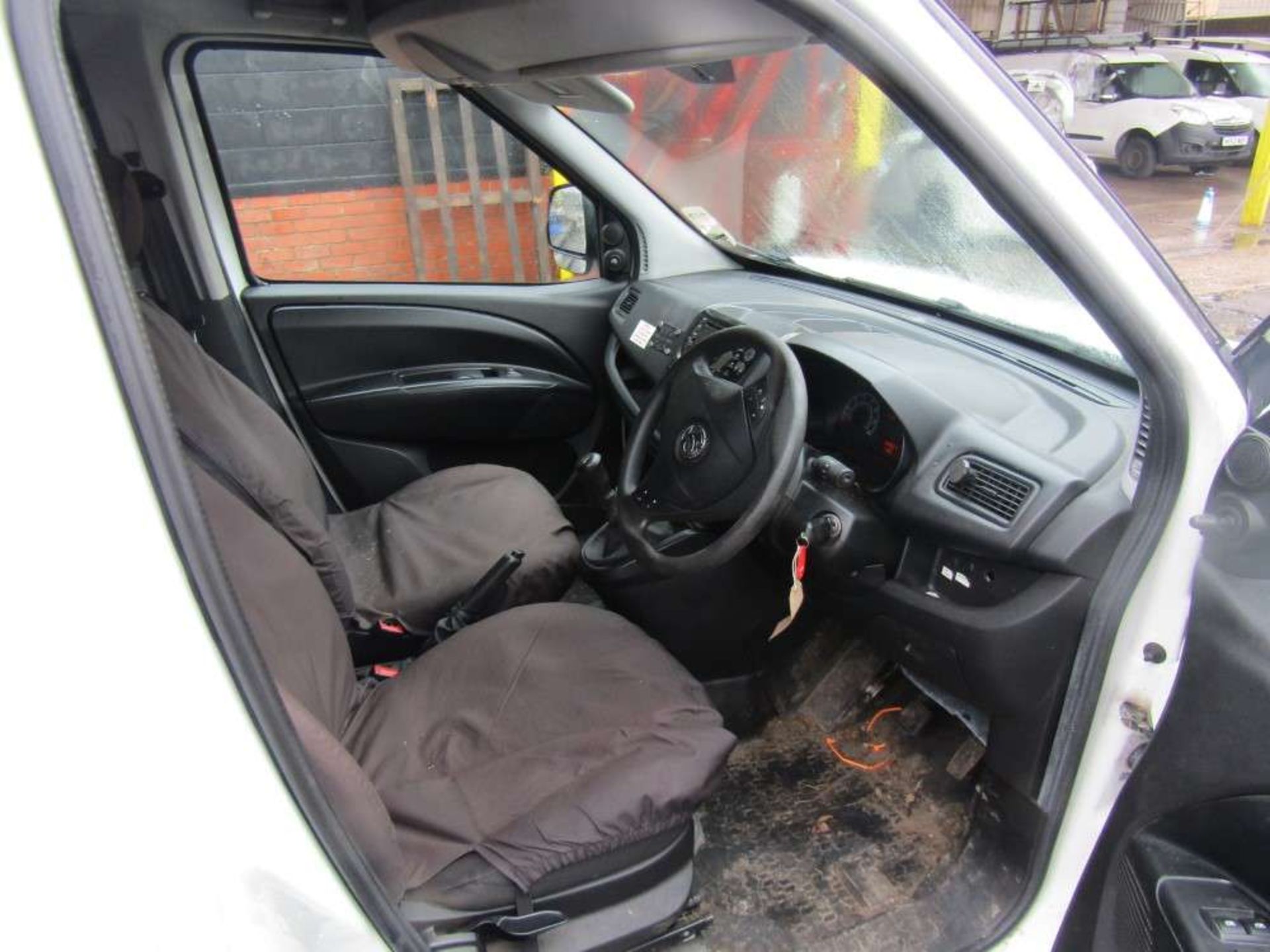2014 14 reg Vauxhall Combo 2300 L1H1 CDTI (Runs & Drives but engine issues) (Direct UU Water) - Image 6 of 7