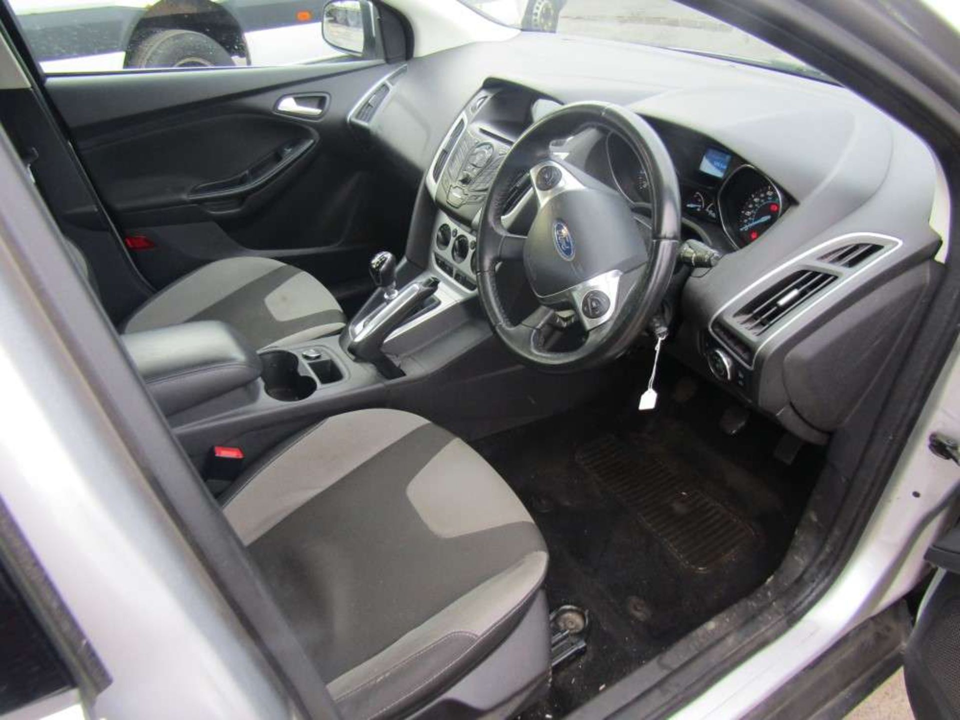 2011 61 reg Ford Focus Zetec TDCI - Image 5 of 6