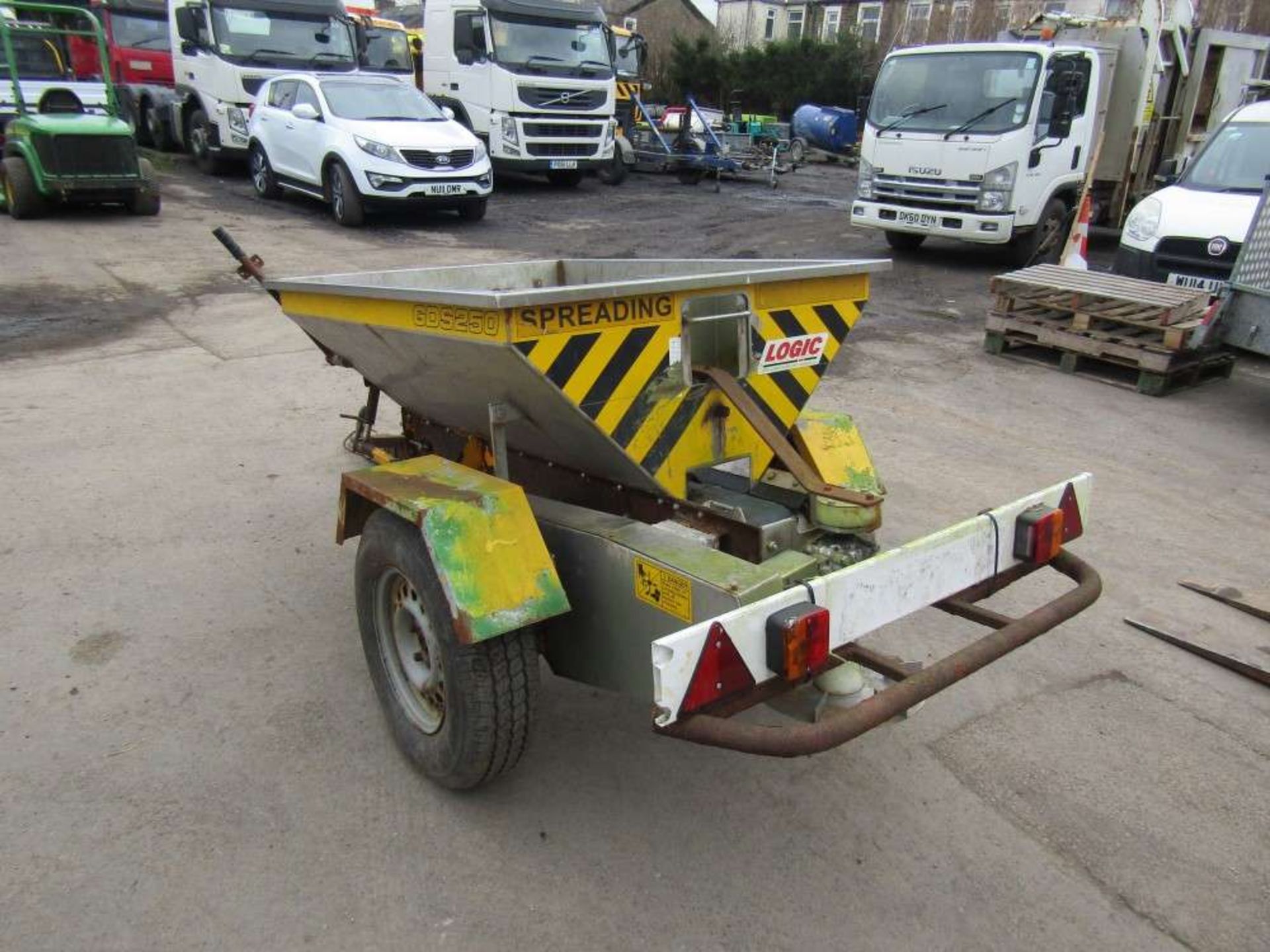 Logic GDS250 Tow Gritter (Direct Council) - Image 2 of 4
