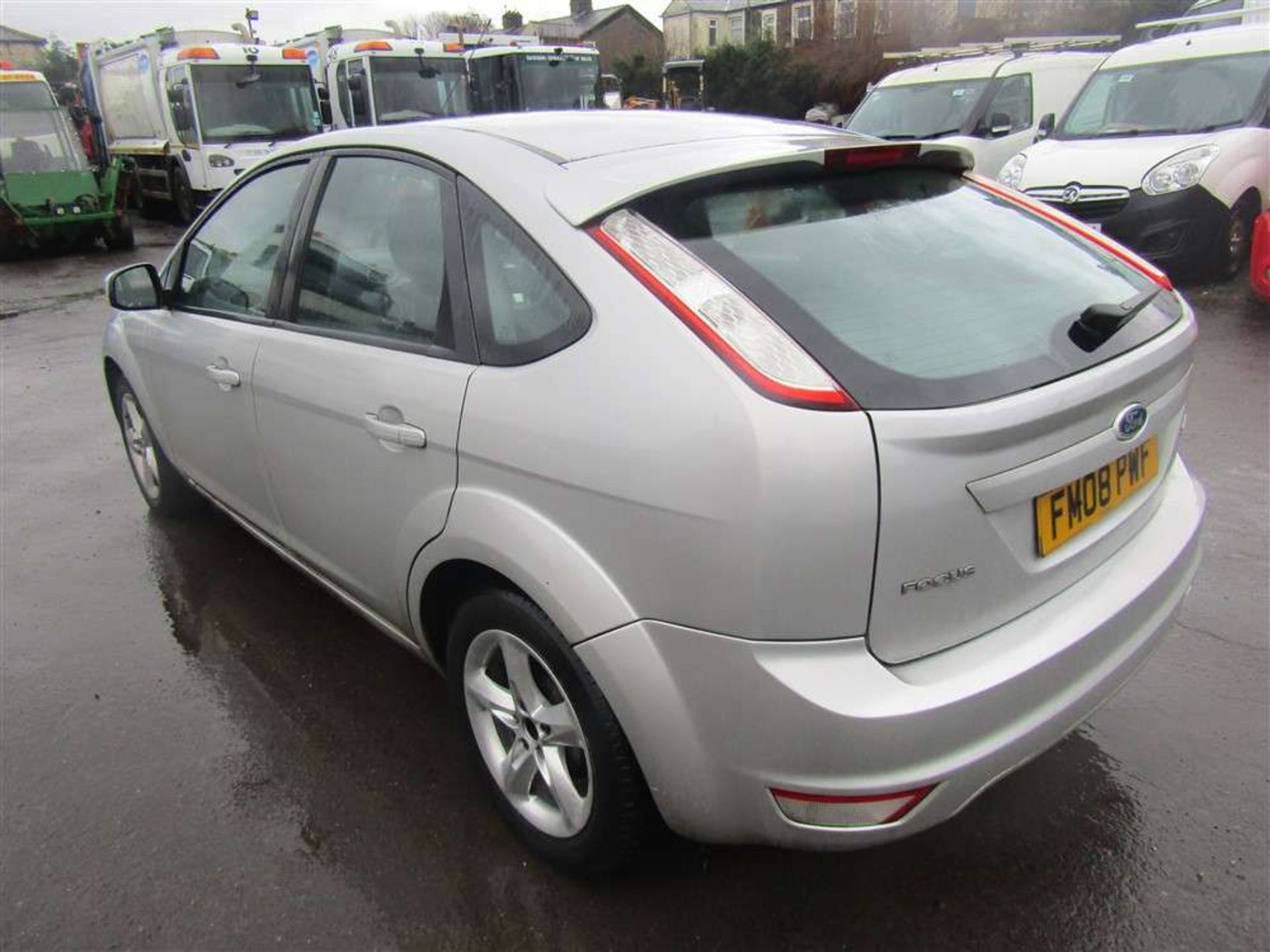 2008 08 reg Ford Focus Zetec TD 109 - Image 3 of 6