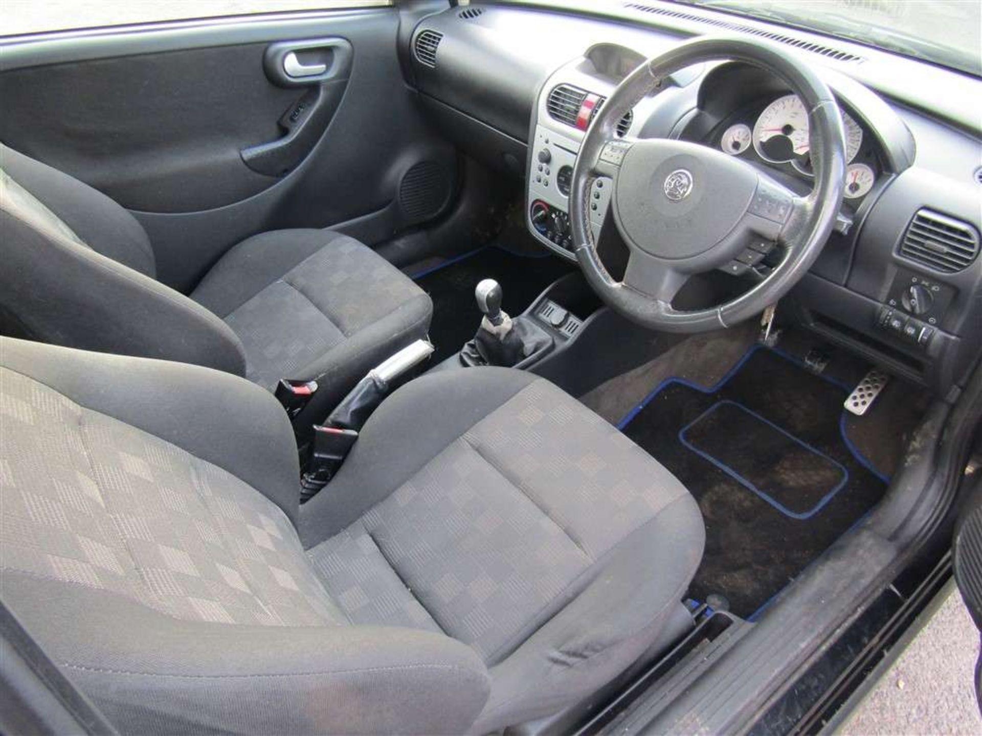 2004 Vauxhall Corsa SRI 16v Twinport - Image 5 of 6