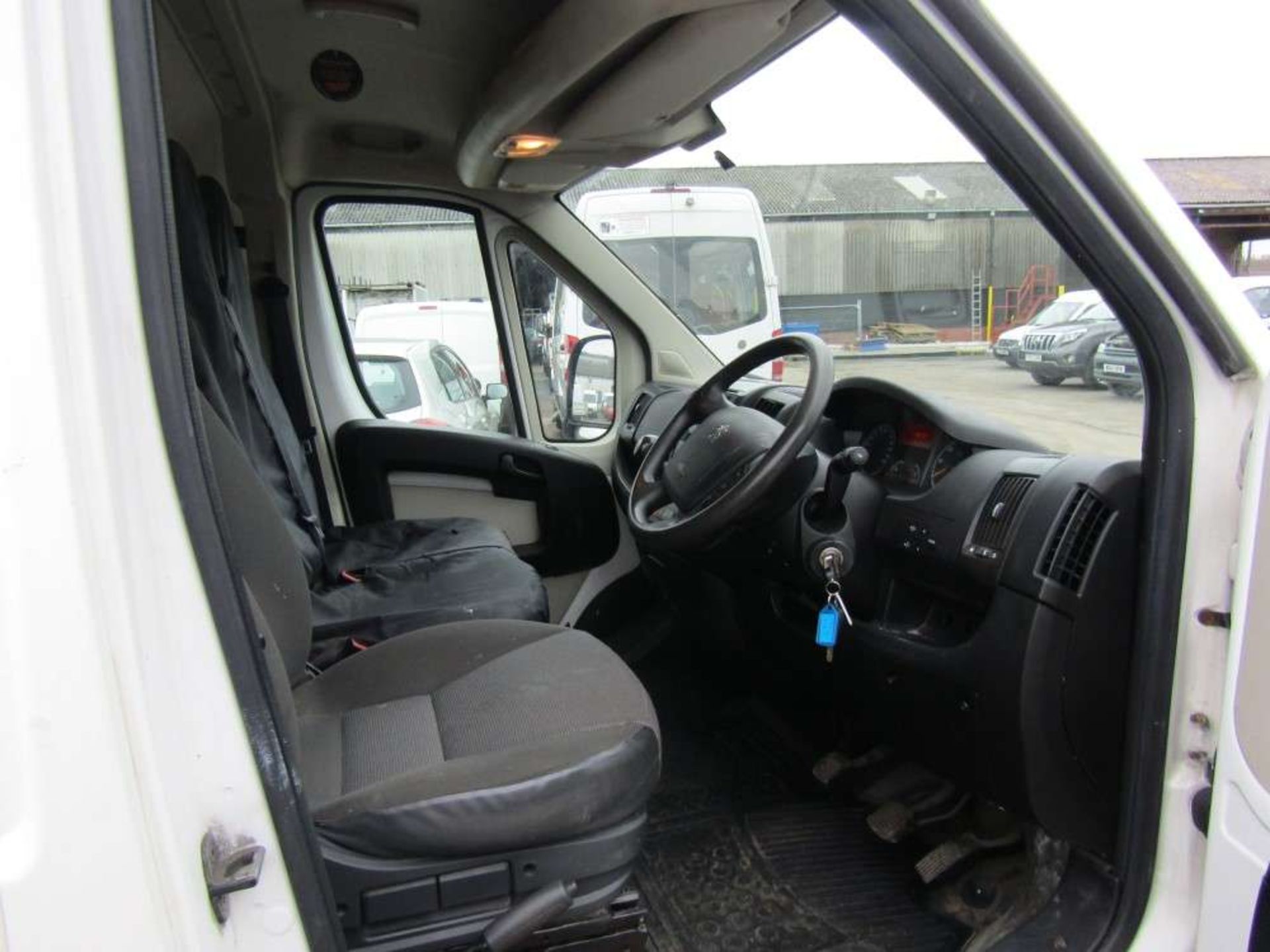 2013 63 reg Peugeot Boxer 330 L1H1 HDI (Runs & Drives but Ignition Fault) (Direct Council) - Image 6 of 7