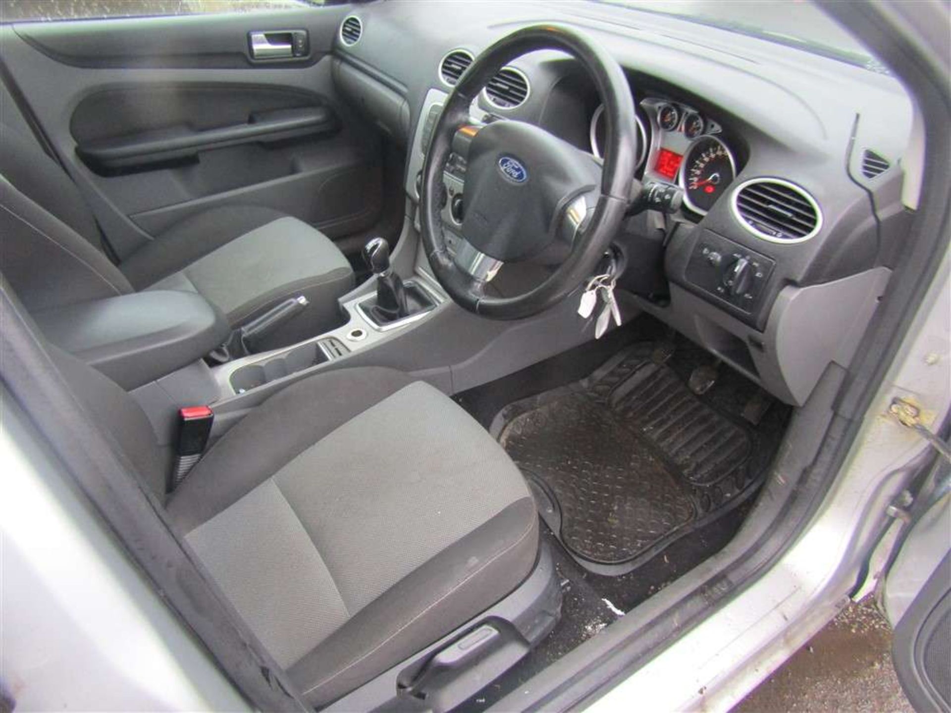 2008 08 reg Ford Focus Zetec TD 109 - Image 5 of 6