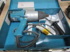 Makita 6906 110v 3/4 Impact Wrench c/w Side Handle & Carry Case
