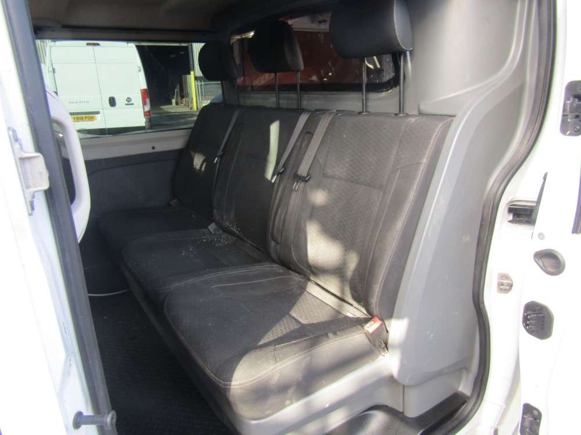 2015 15 reg Vauxhall Vivaro 2900 Sportive CDTI Crew Van - Image 6 of 8