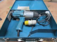 Makita 6906 110v 3/4 Drive Impact Wrench c/w Side Handle / Carry Case