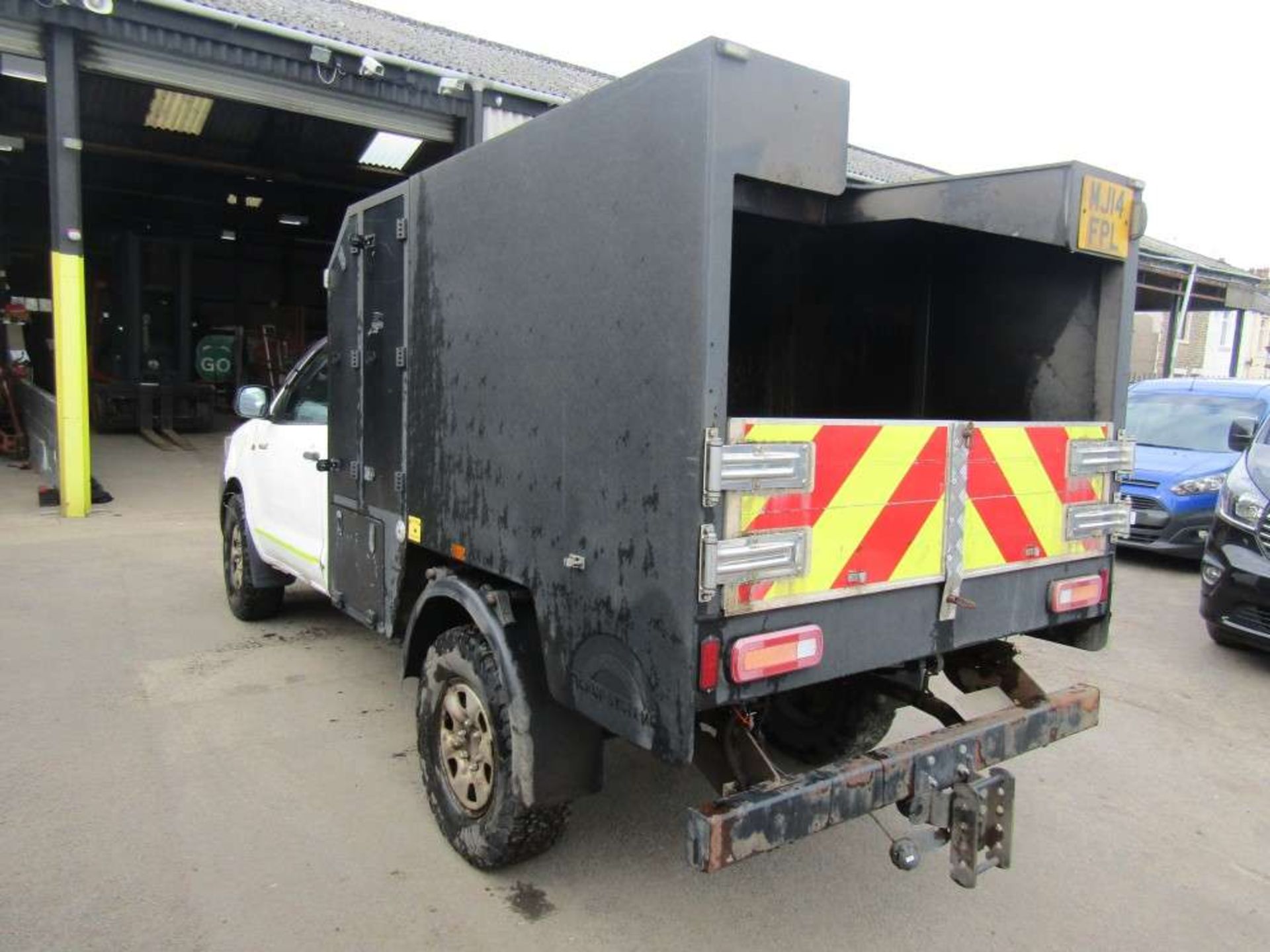 2014 14 reg Toyota Hilux Active D-4D 4 x 4 S/C Tipper (Direct Electricity NW) - Image 3 of 7