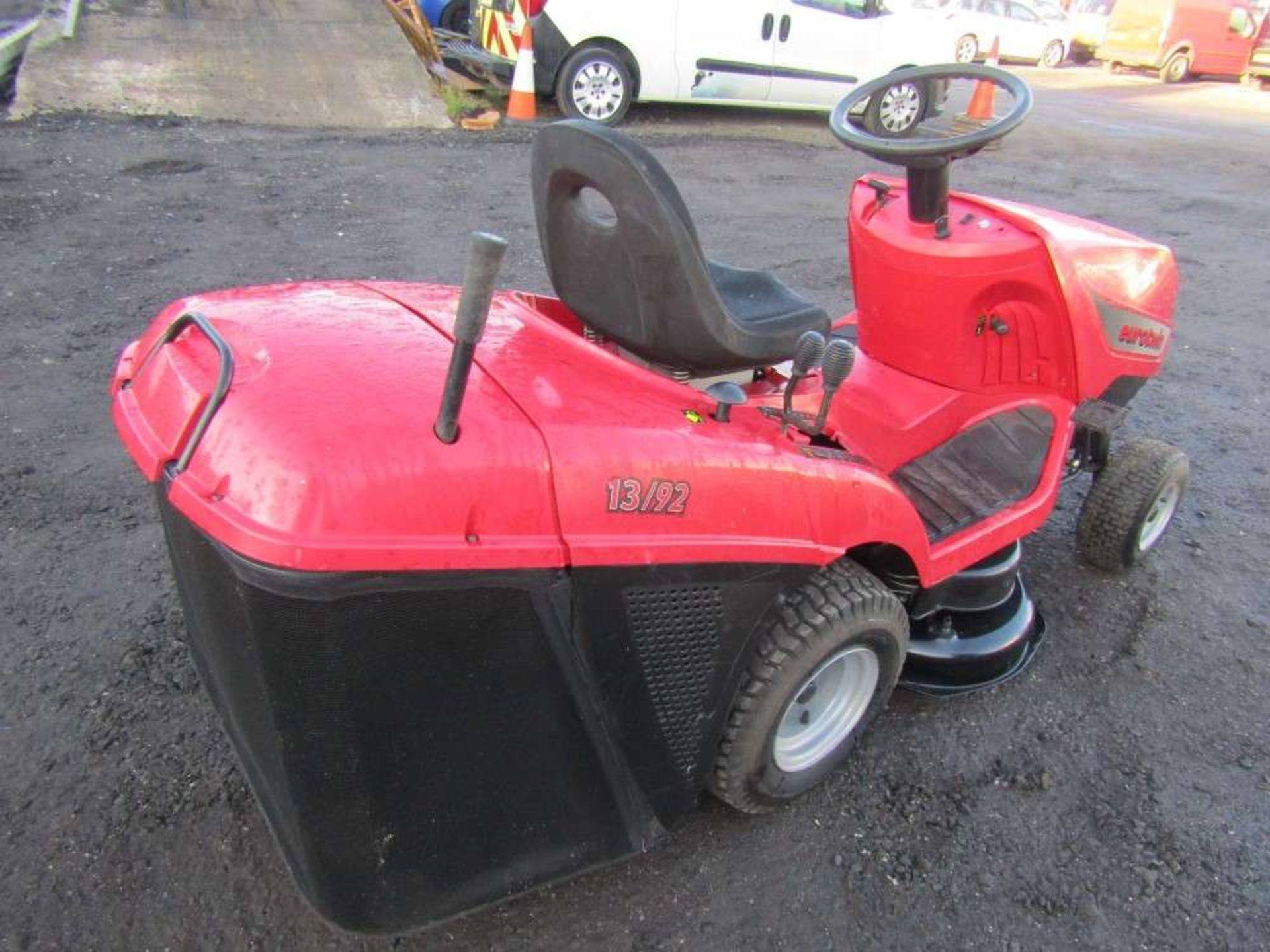 Eurotwin 13/92 Ride On Mower - Image 4 of 5