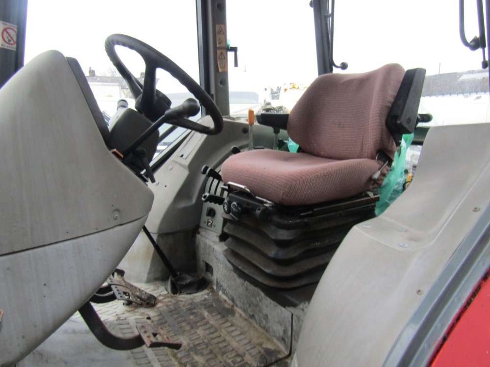 1998 R reg Massey Ferguson MF4225 Tractor (Direct Council) - Image 5 of 6