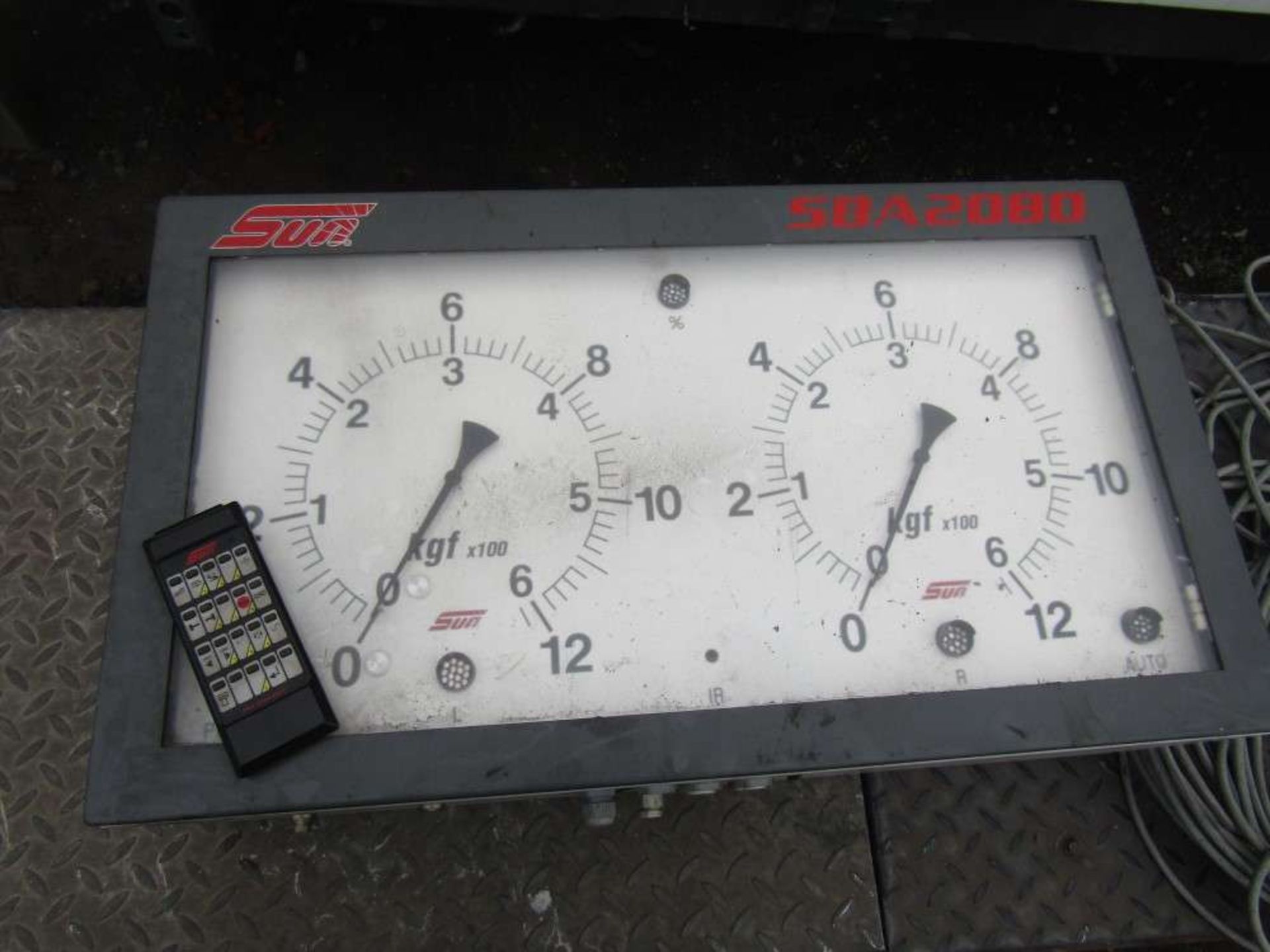 Break Test Roller c/w Clocks & Remote - Image 2 of 2