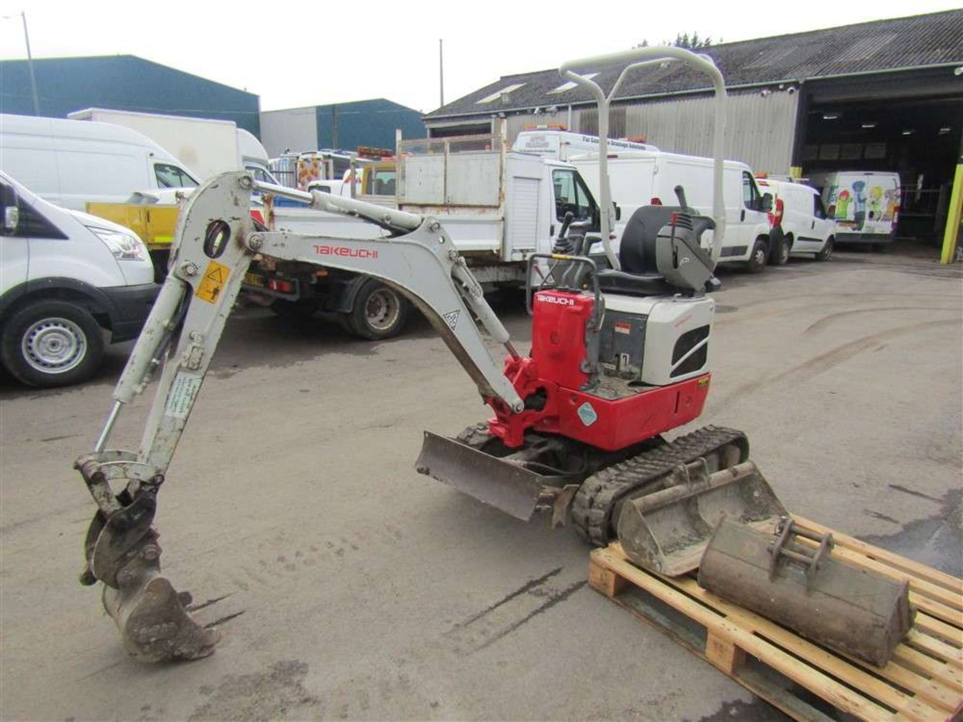 2018 Takeuchi TB210R Mini Digger