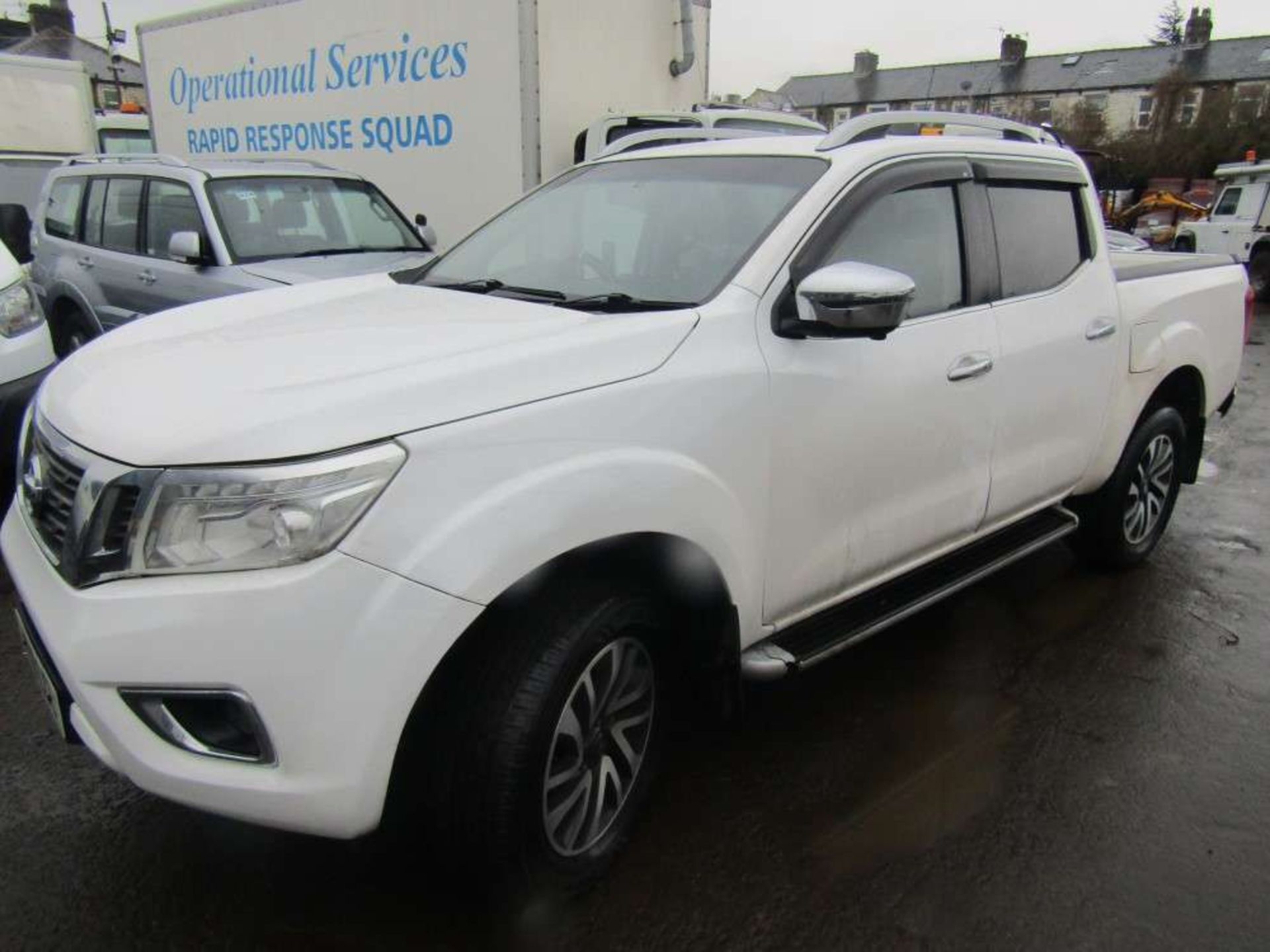 2018 18 reg Nissan Navara Tekna DCI - Image 2 of 7