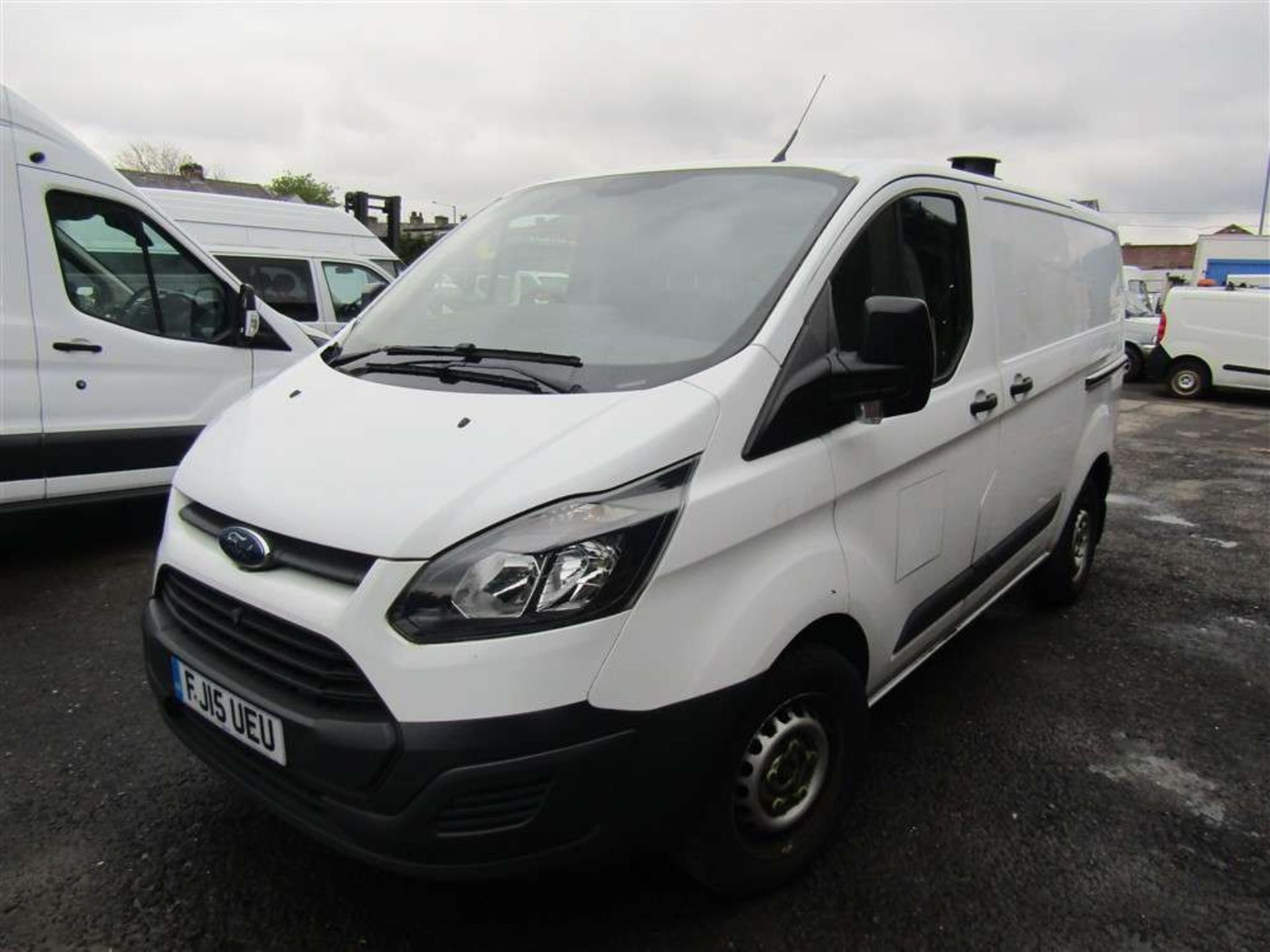 2015 15 reg Ford Transit Custom 330 Eco-tech (Direct Council) - Image 2 of 7