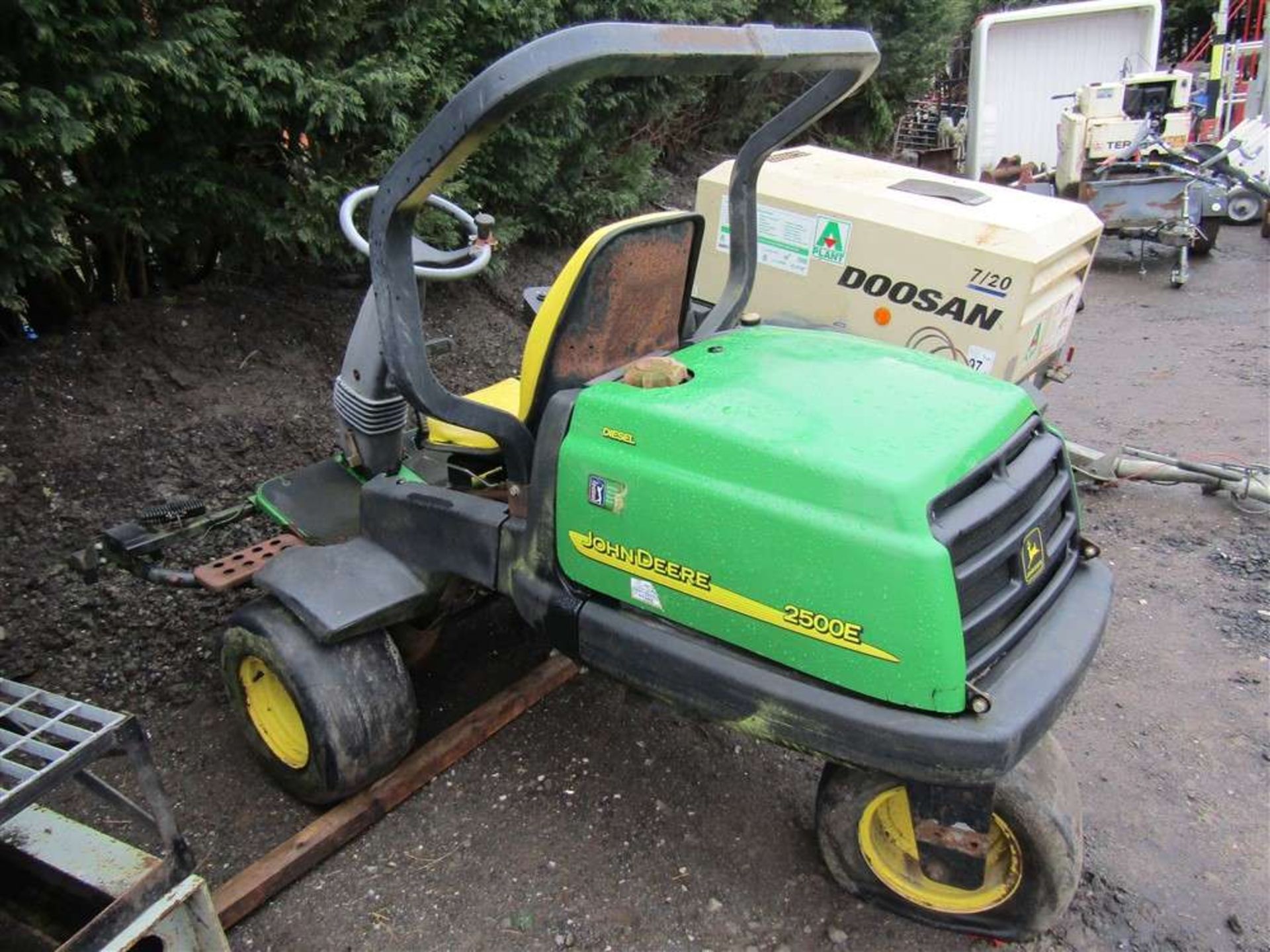 John Deere 2500E Diesel Mower - Image 3 of 4