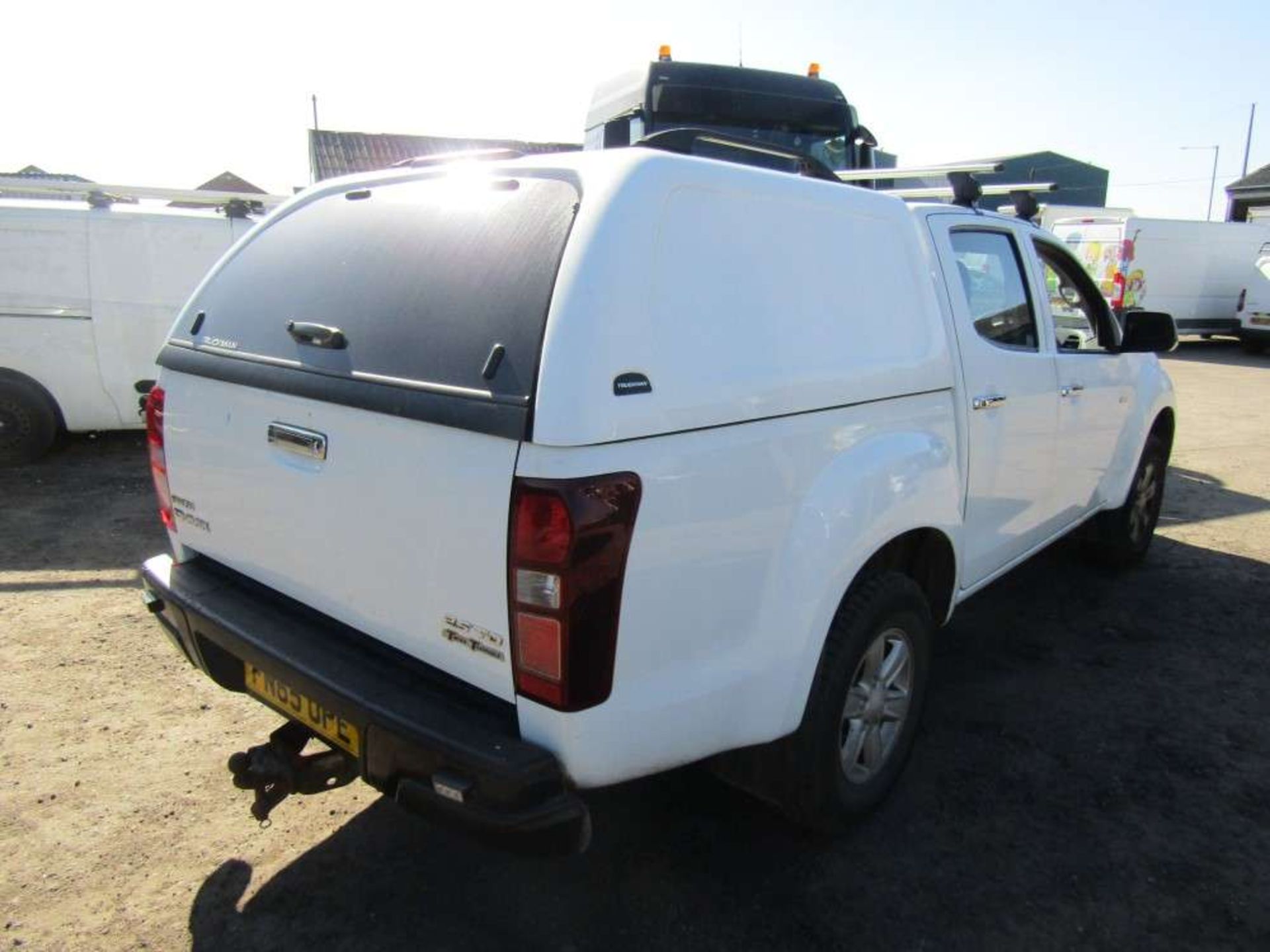 2015 65 reg Isuzu D-Max Eiger D/C Twin Turbo TD Pickup (Direct Council) - Image 4 of 6