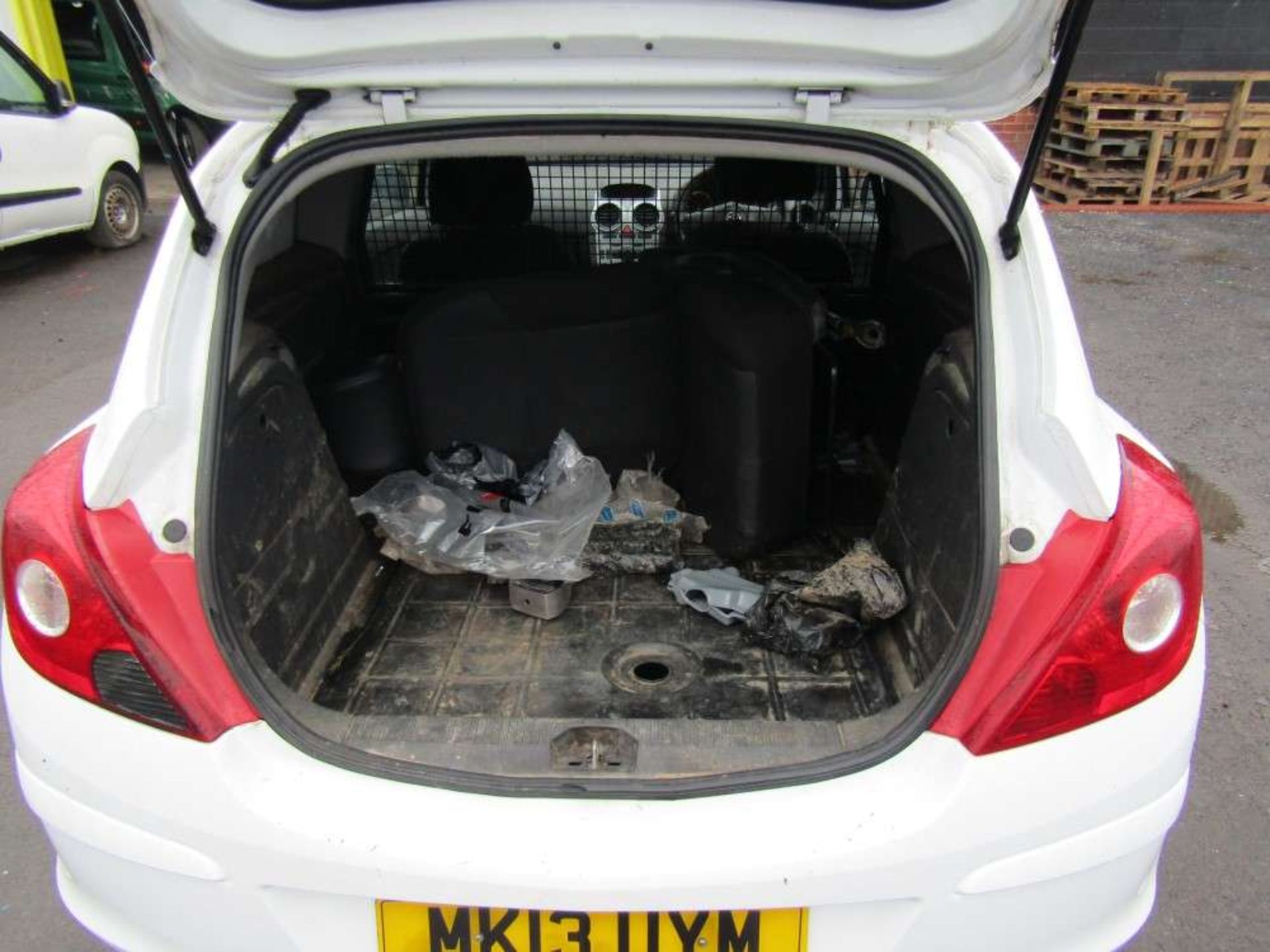 2013 13 reg Vauxhall Corsa CDTI Ecoflex S/S (Direct Electricity NW) - Image 5 of 7