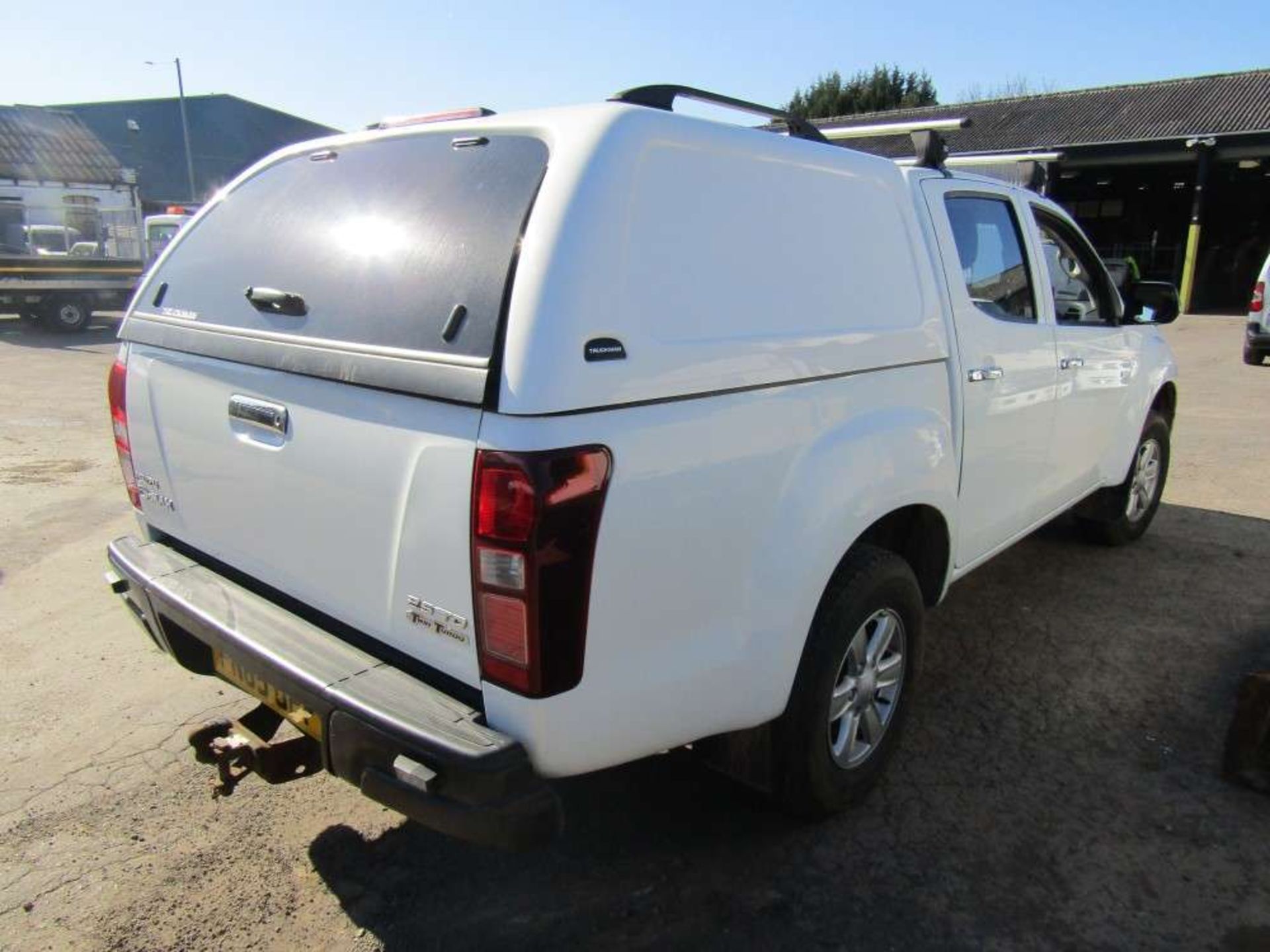 2015 65 reg Isuzu D-Max Eiger D/C Twin Turbo TD Pickup (Direct Council) - Image 4 of 6