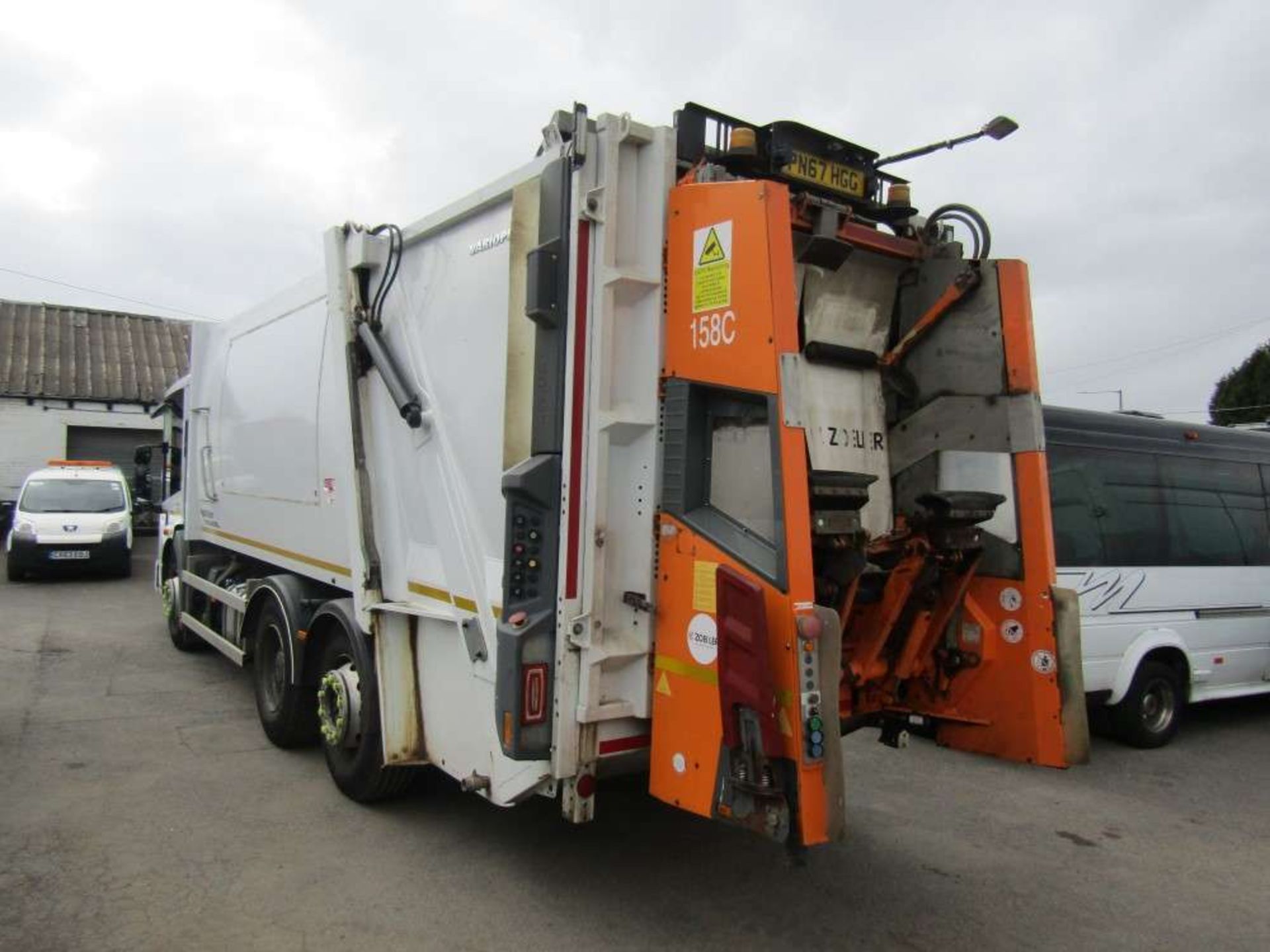 2017 67 reg Mercedes Econic 2630 Refuse Wagon - Image 3 of 7