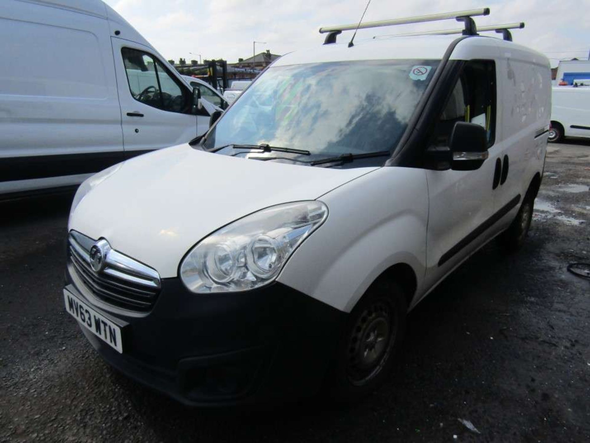 2014 63 reg Vauxhall Combo 2300 CDTI (Runs & Drives But Steering Issues) (Direct UU Water) - Image 2 of 7