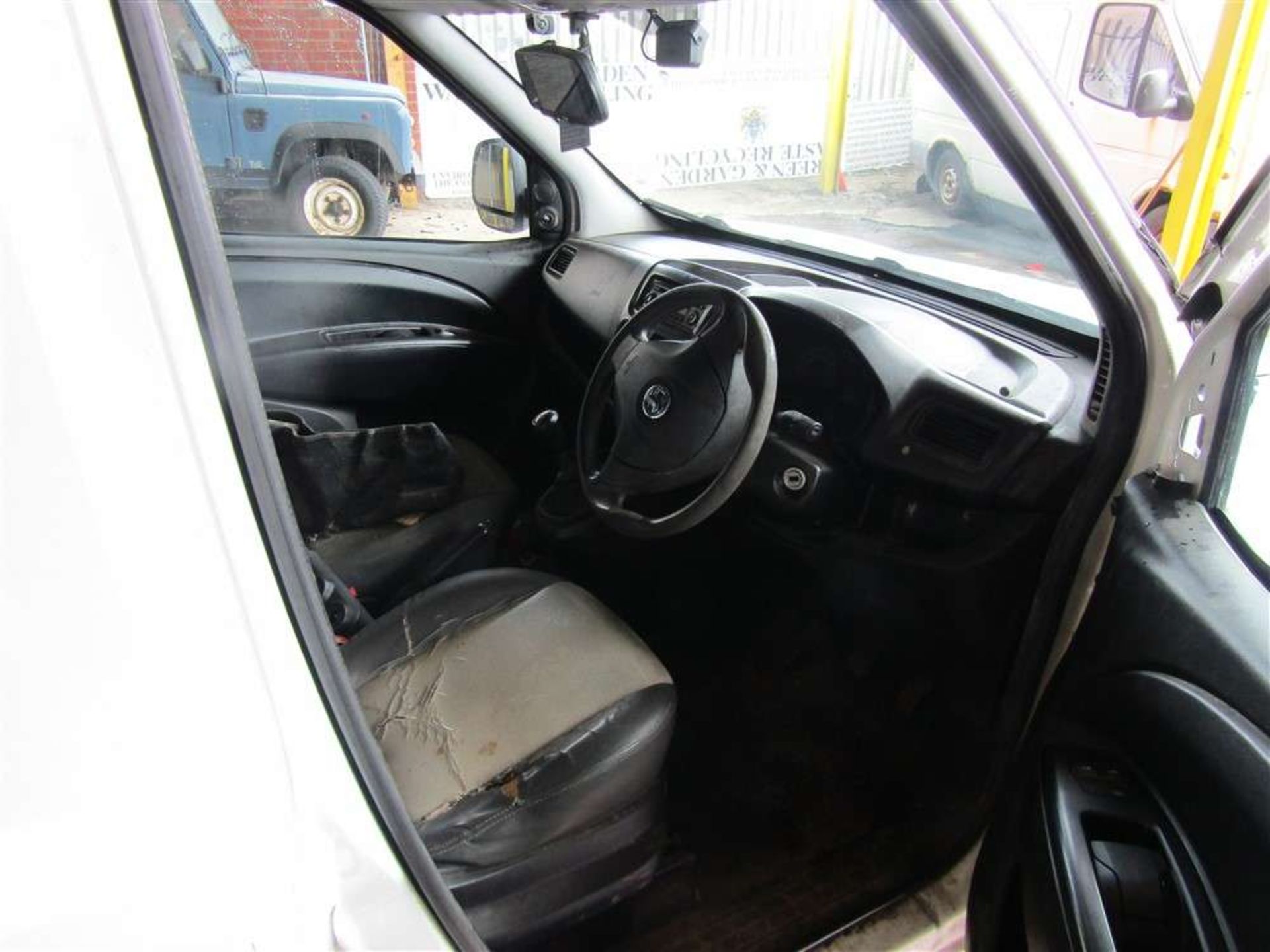 2013 13 reg Vauxhall Combo 2000 CDTI (Acc Damaged - Non Runner) (Direct Electricity NW) - Image 6 of 6