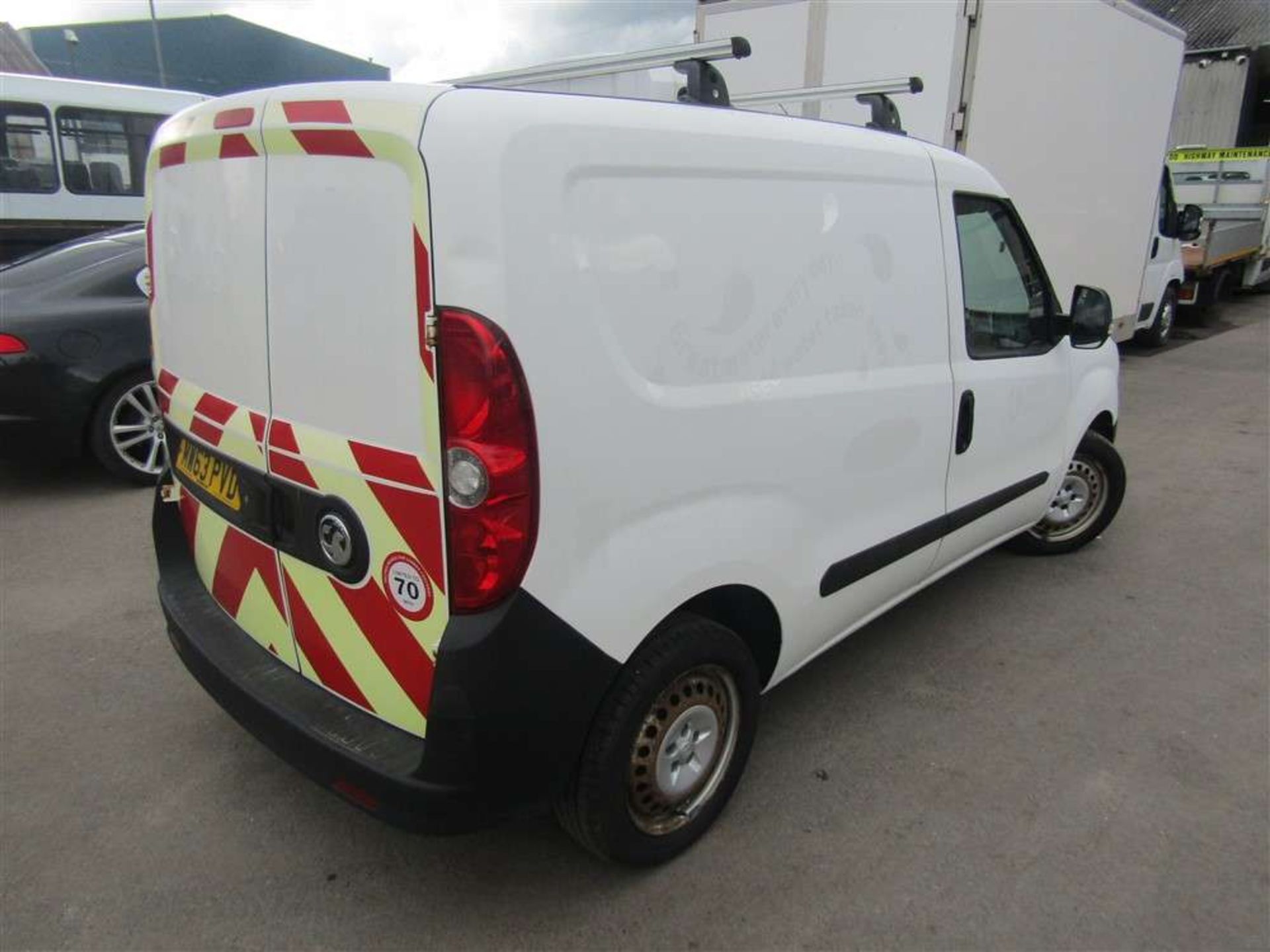 2013 63 reg Vauxhall Combo 2300 CDTI - Image 4 of 7