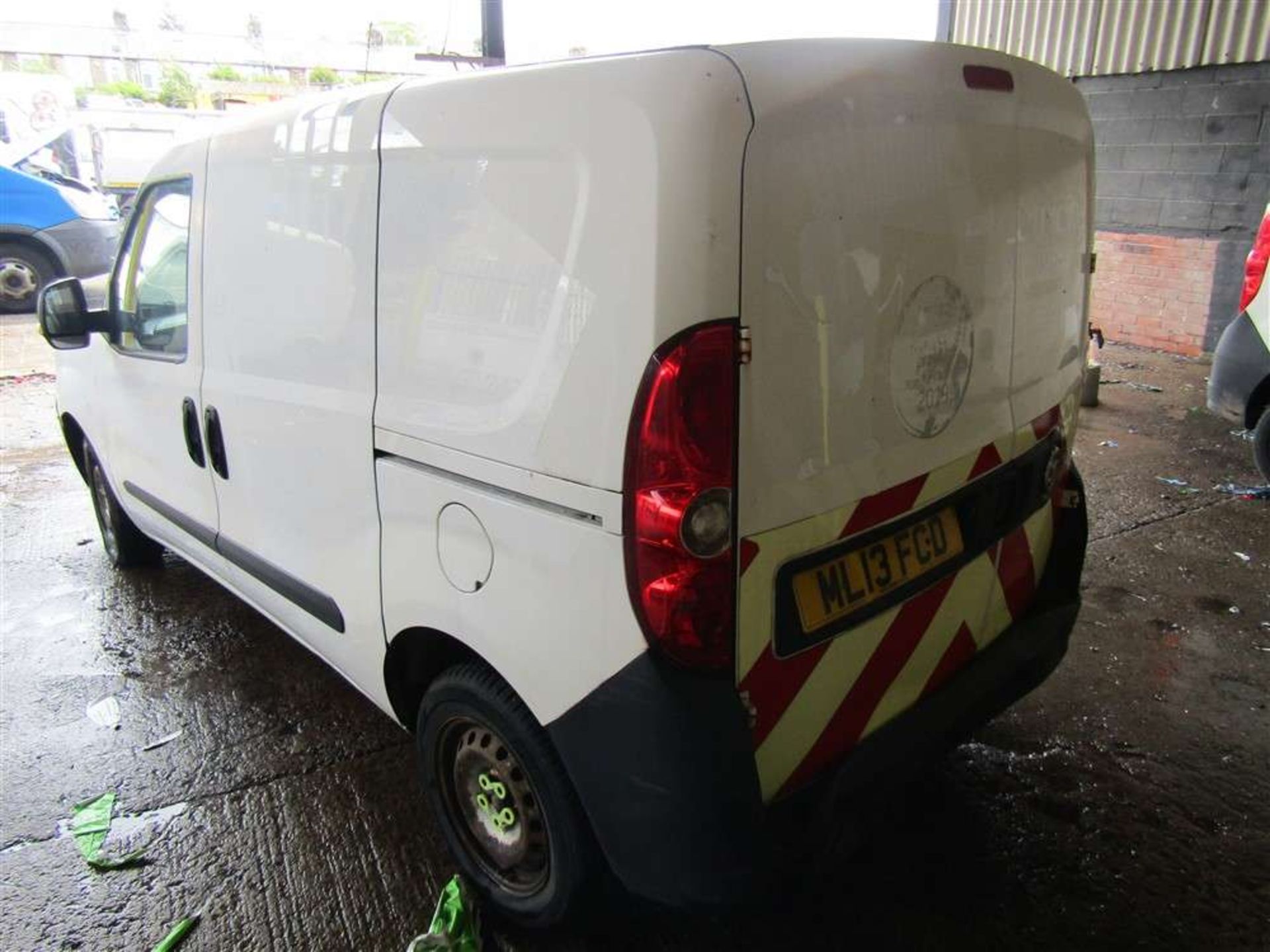 2013 13 reg Vauxhall Combo 2000 CDTI (Acc Damaged - Non Runner) (Direct Electricity NW) - Image 3 of 6