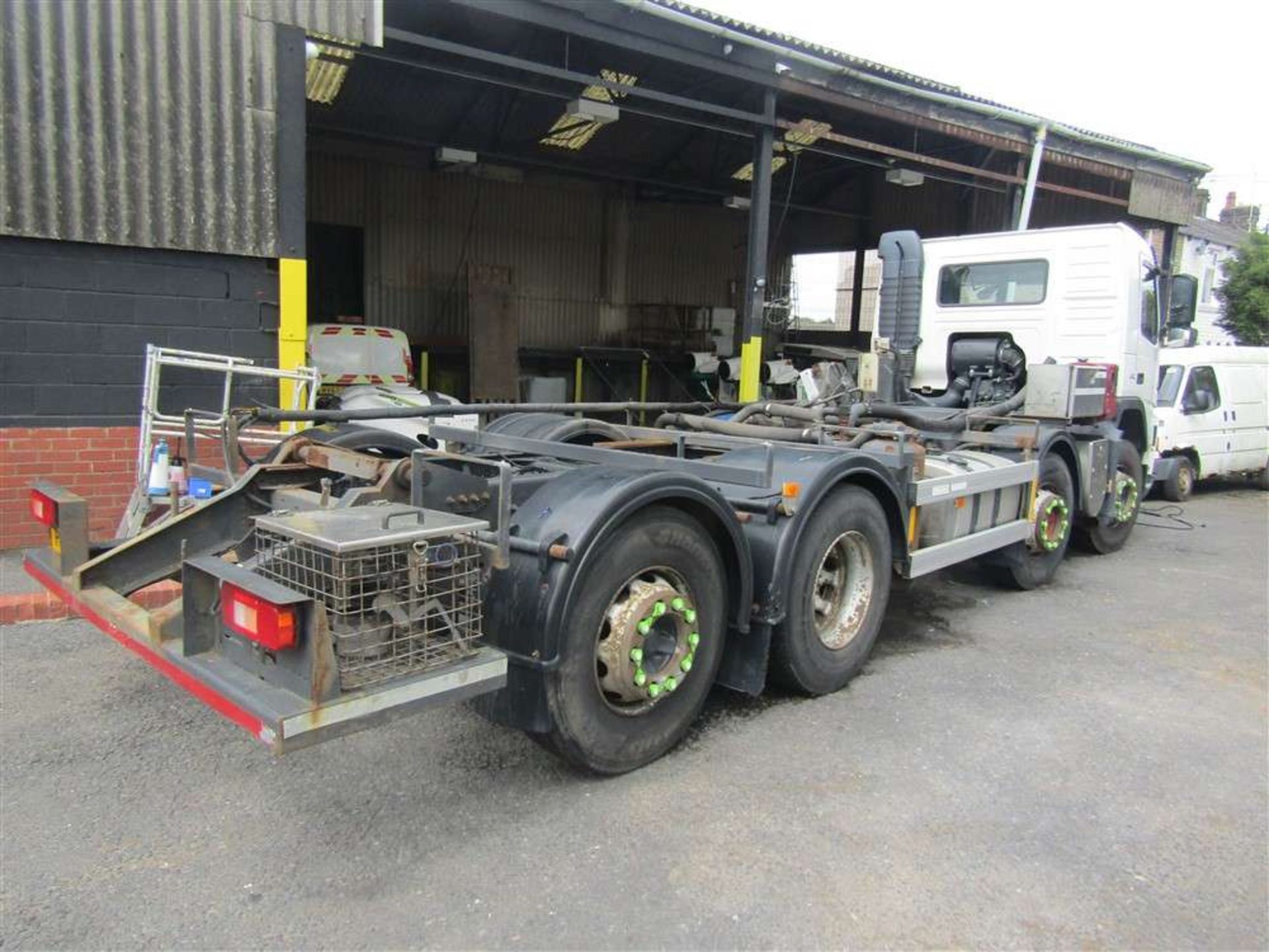 2013 13 reg Volvo FM380 8 x 2 R L1EH1 (Direct United Utilities Water) - Image 6 of 8