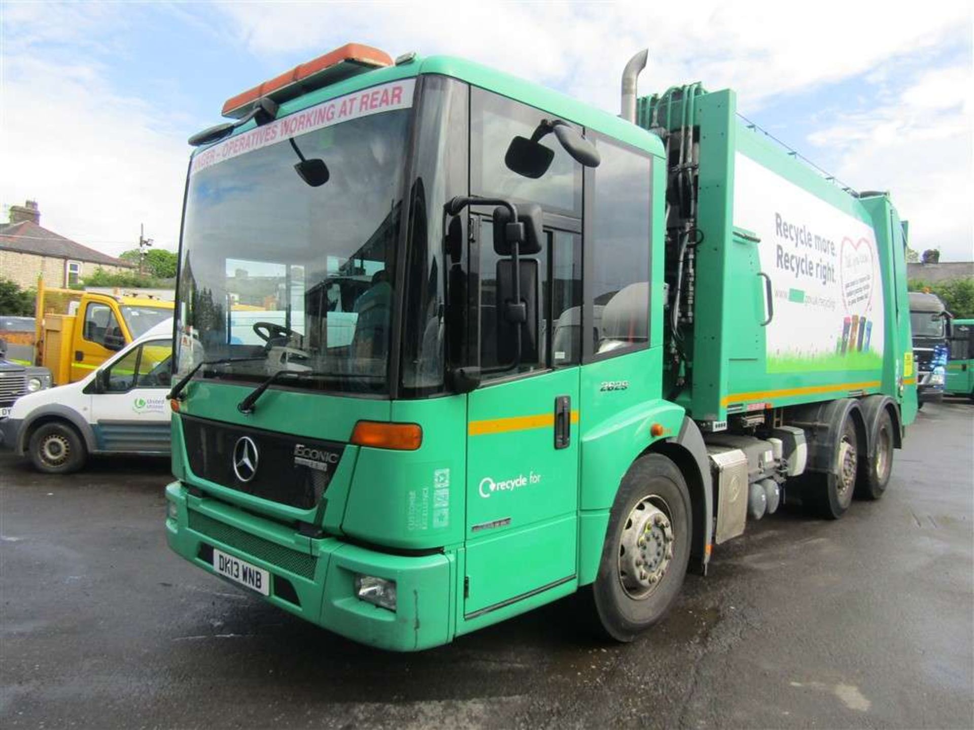 2013 13 reg Mercedes Econic 2629 Refuse Wagon (Direct Council) - Image 2 of 6