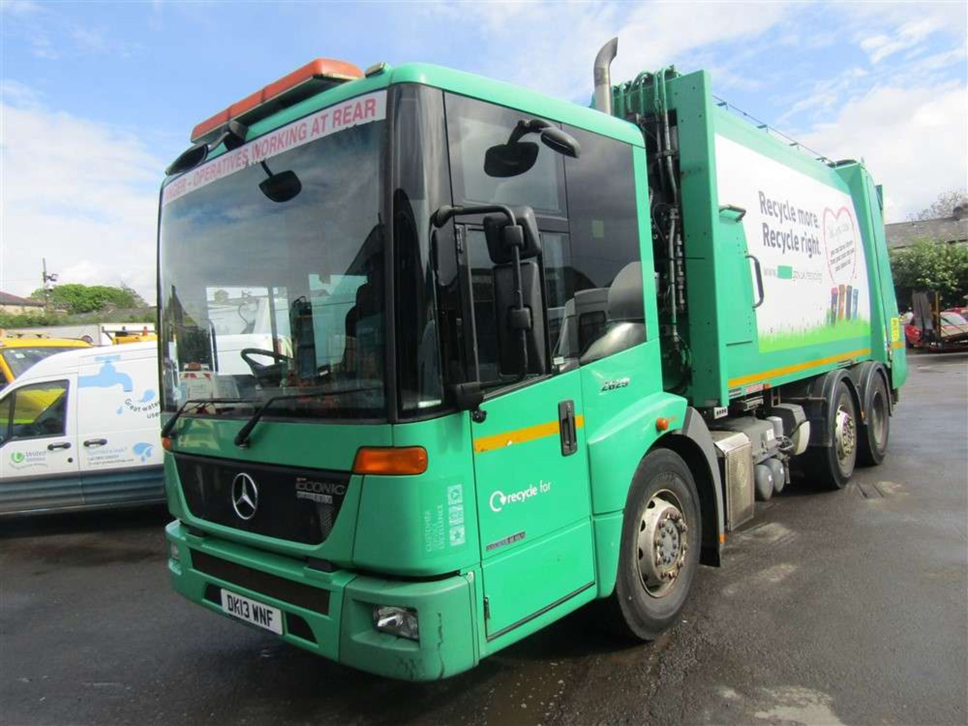 2013 13 reg Mercedes Econic 2629 Refuse Wagon (Direct Council) - Image 2 of 6